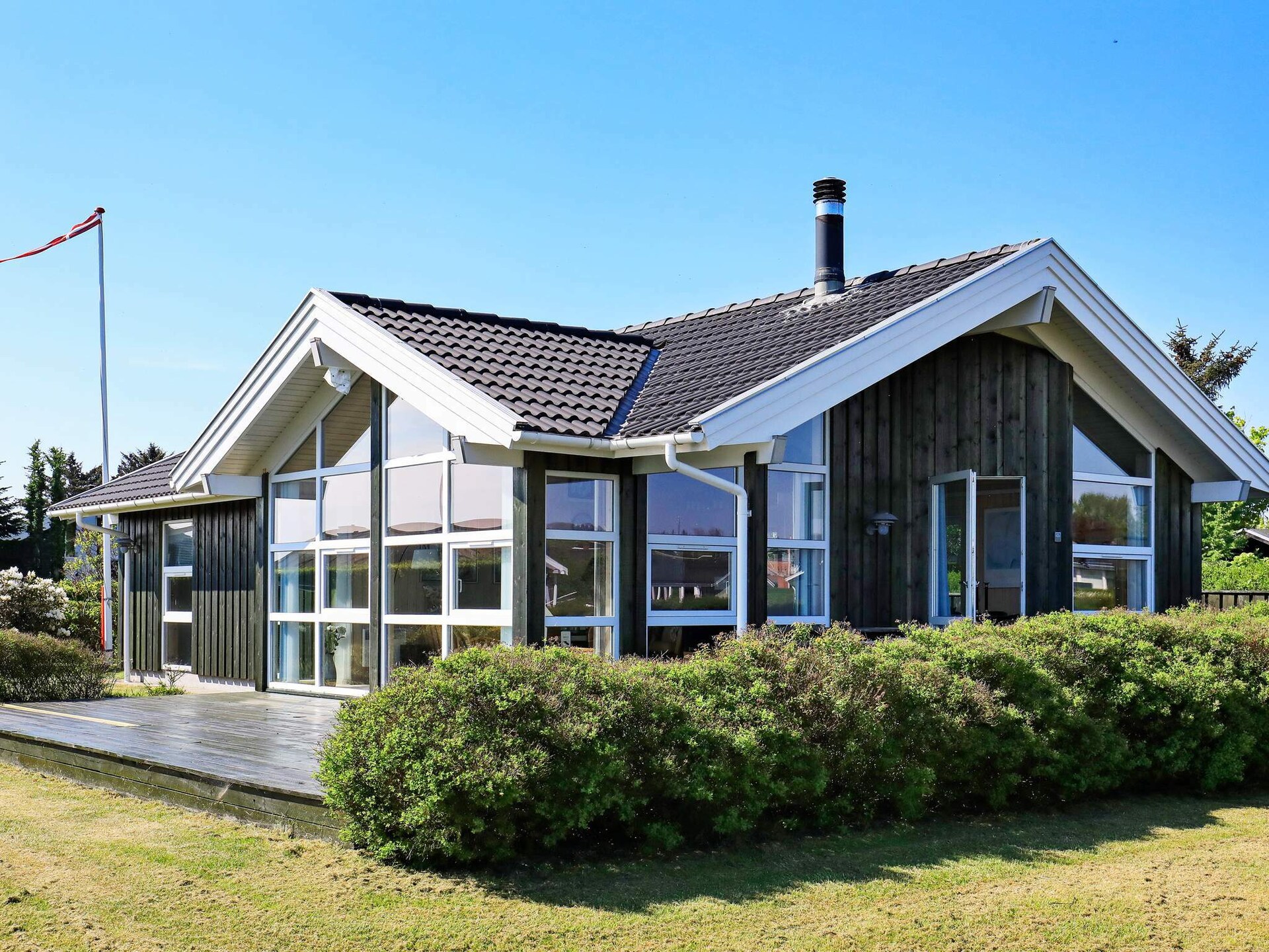 Licht vakantiehuis met zeezicht op 80 meter van het strand in Sæby - foto 1