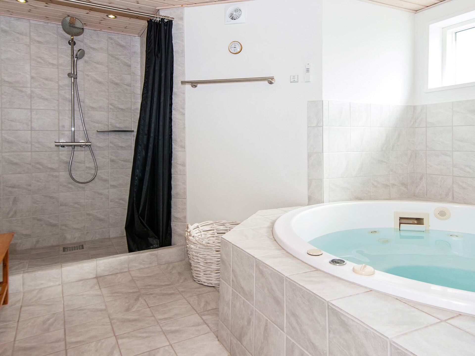 Sfeervol vakantiehuis met whirlpool op 500m van zee in Søndervig - foto 21