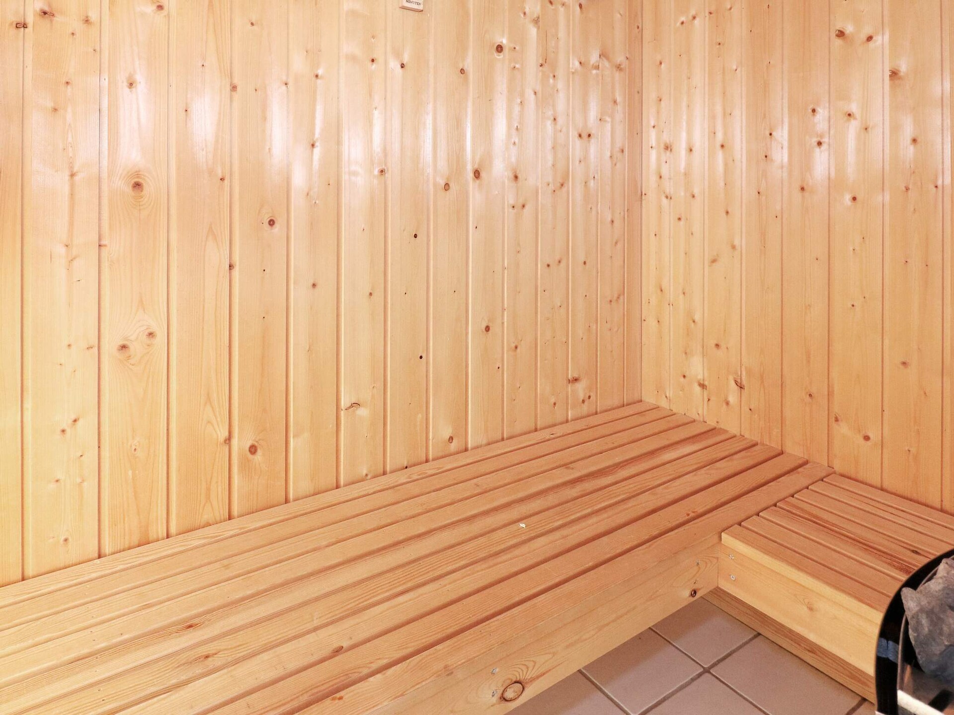 Vrijstaand vakantiehuis met sauna en whirlpool op 30m van zee in Øster Hurup - foto 41