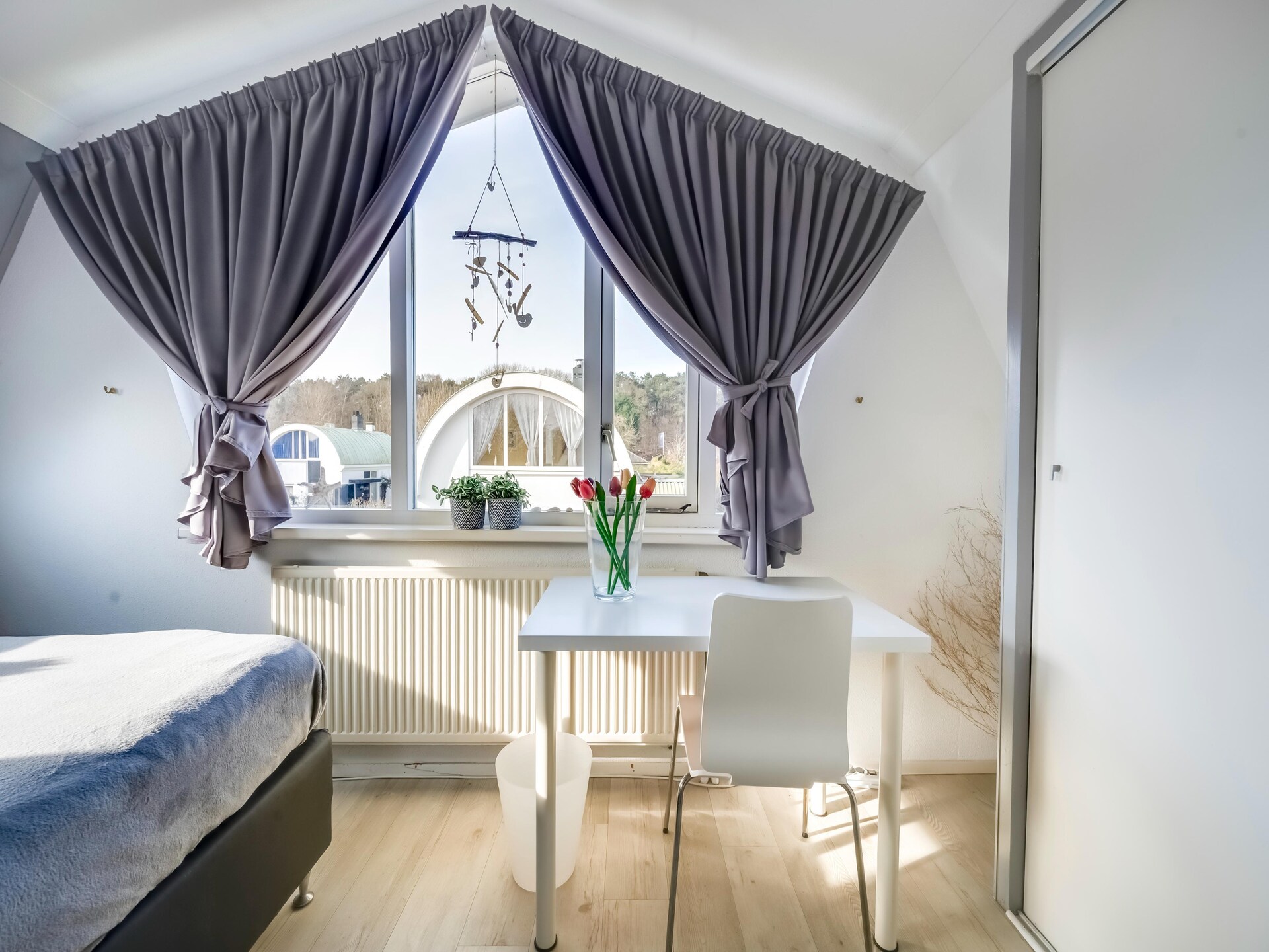 De Zilvermeeuw: Vrijstaand vakantiehuis in bosrijke omgeving nabij zee - foto 17