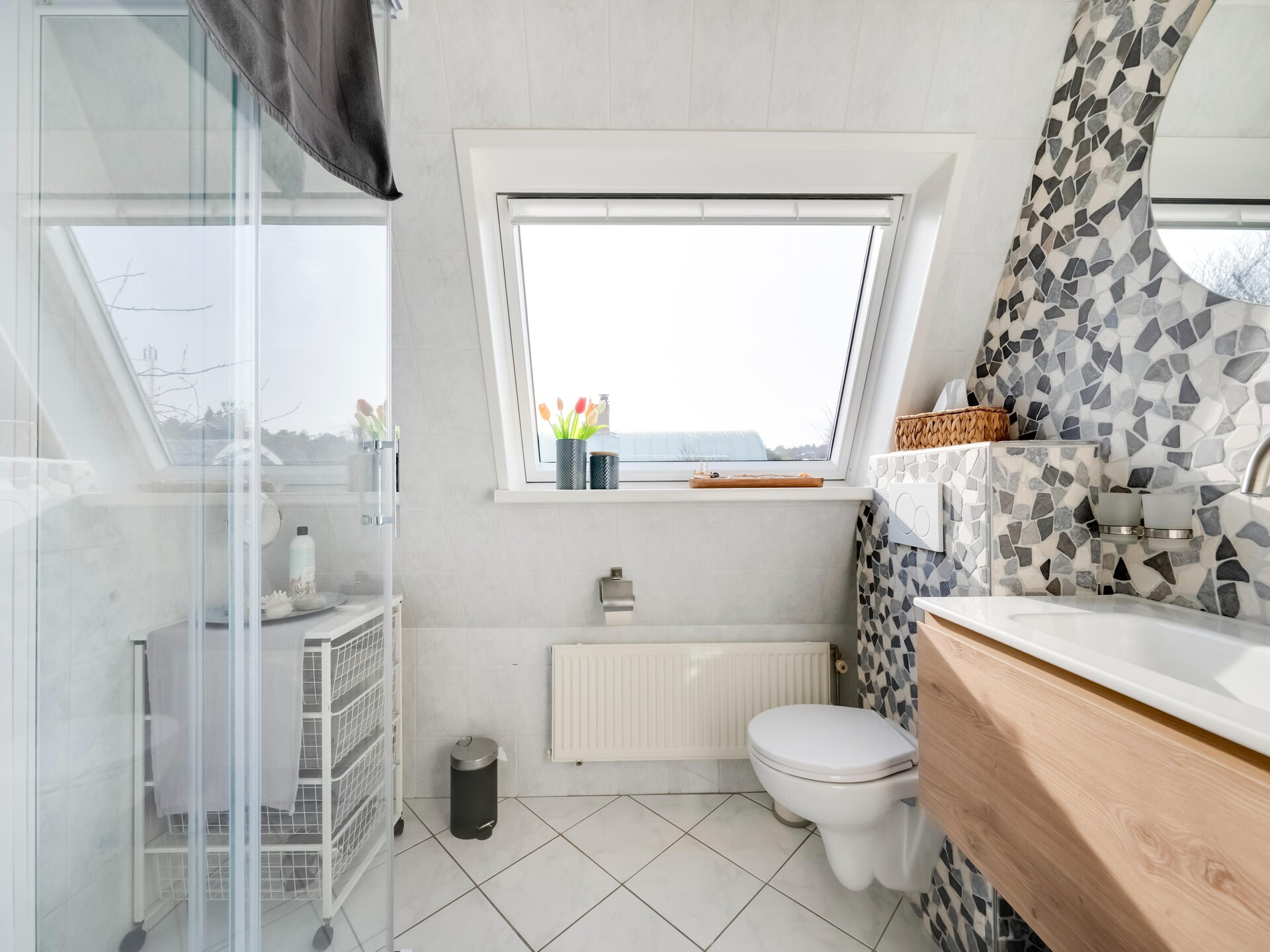 De Zilvermeeuw: Vrijstaand vakantiehuis in bosrijke omgeving nabij zee - foto 25