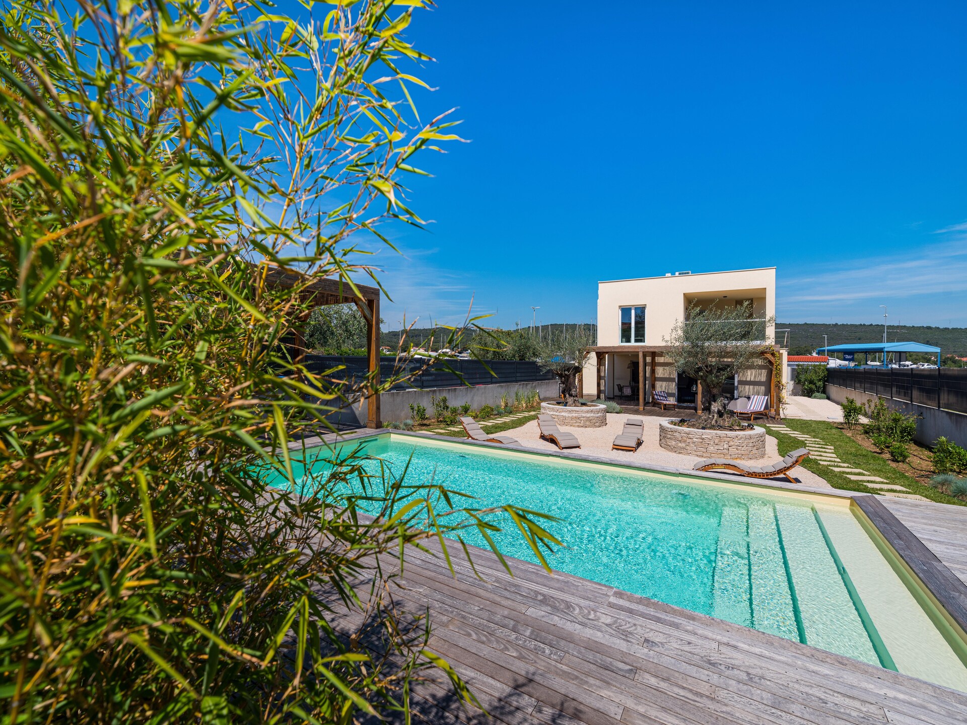Villa Bibinje: moderne privévilla met zwembad op 200m van het strand - foto 2