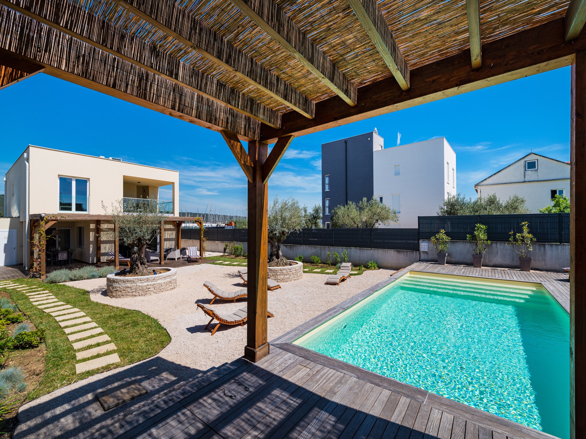 Villa Bibinje: moderne privévilla met zwembad op 200m van het strand - foto 31