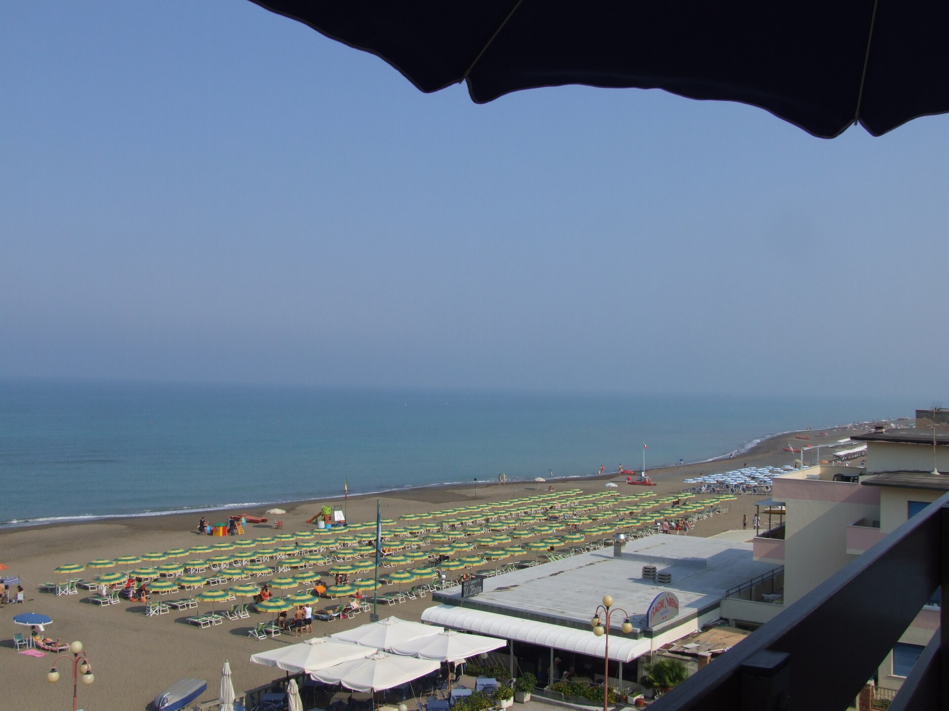 Appartement met directe strandtoegang en panoramisch zeezicht in Marina di Castagneto - foto 24