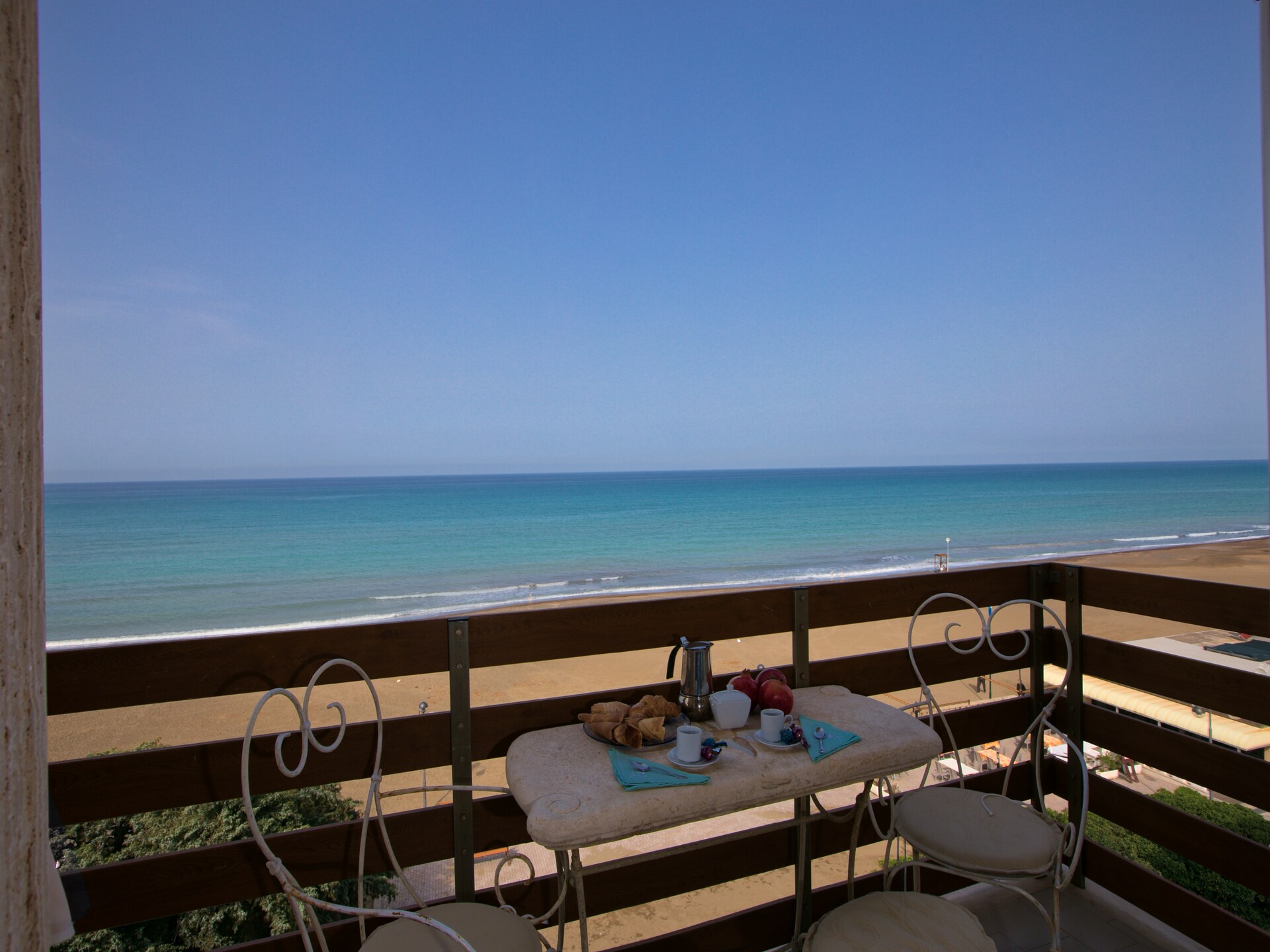Appartement met directe strandtoegang en panoramisch zeezicht in Marina di Castagneto - foto 19