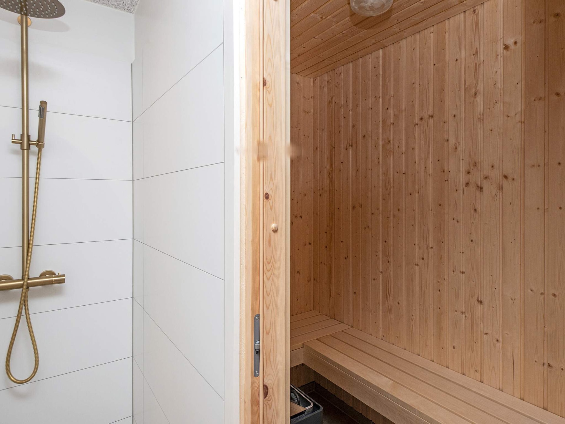 Groot vakantiehuis voor 16 personen met sauna, whirlpool en activiteitenruimte bij Fjellerup Strand - foto 37
