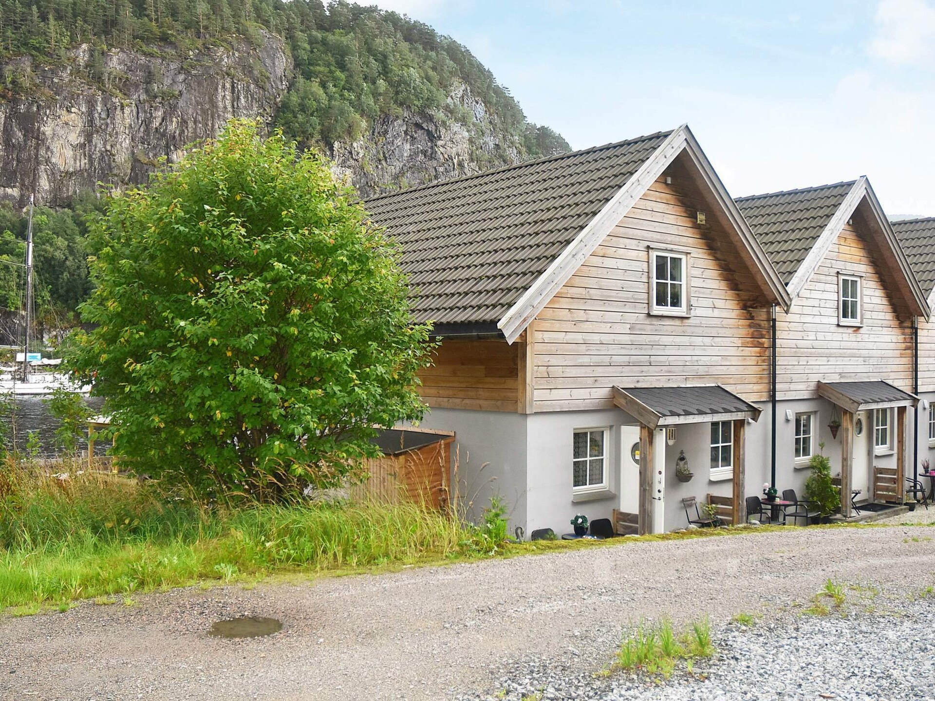 Authentieke rorbu aan Sognefjord met dubbel terras en fjordzicht - foto 9