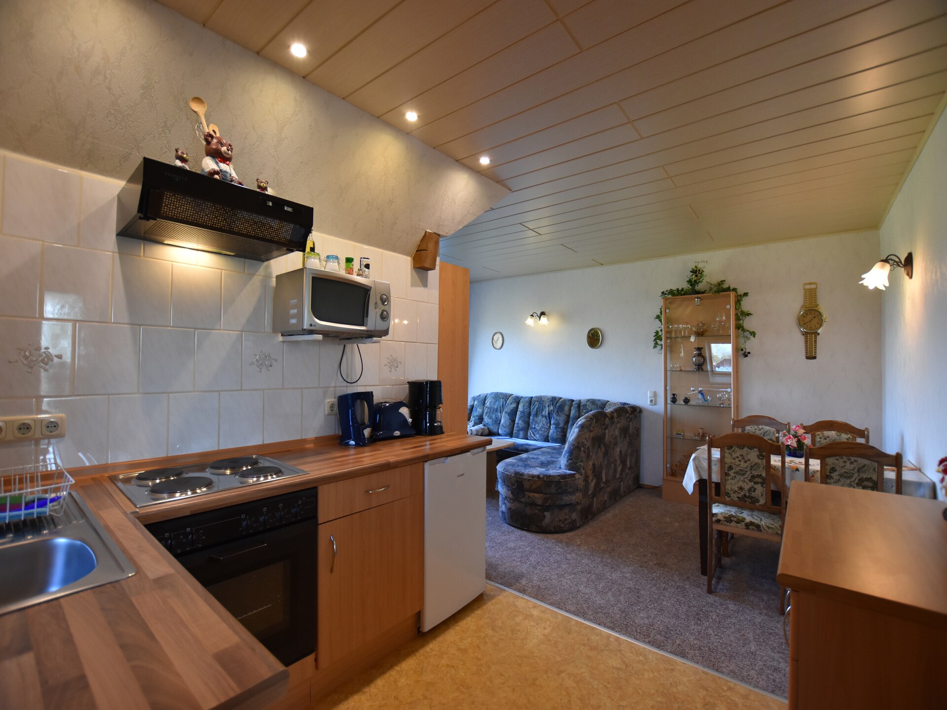 Ruim familie-appartement met tuin bij manege op 16 km van strand - foto 11