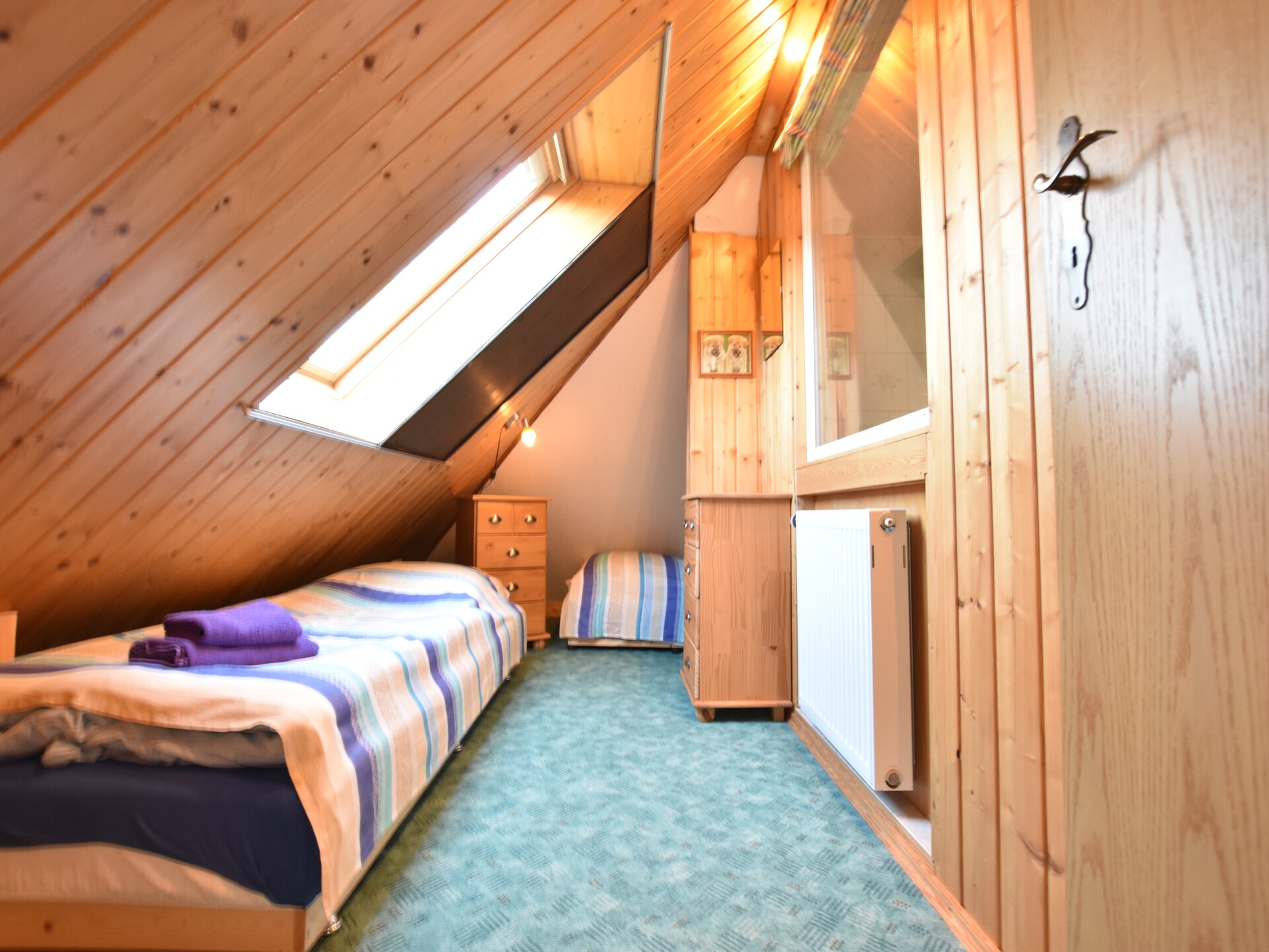 Ruim familie-appartement met tuin bij manege op 16 km van strand - foto 12