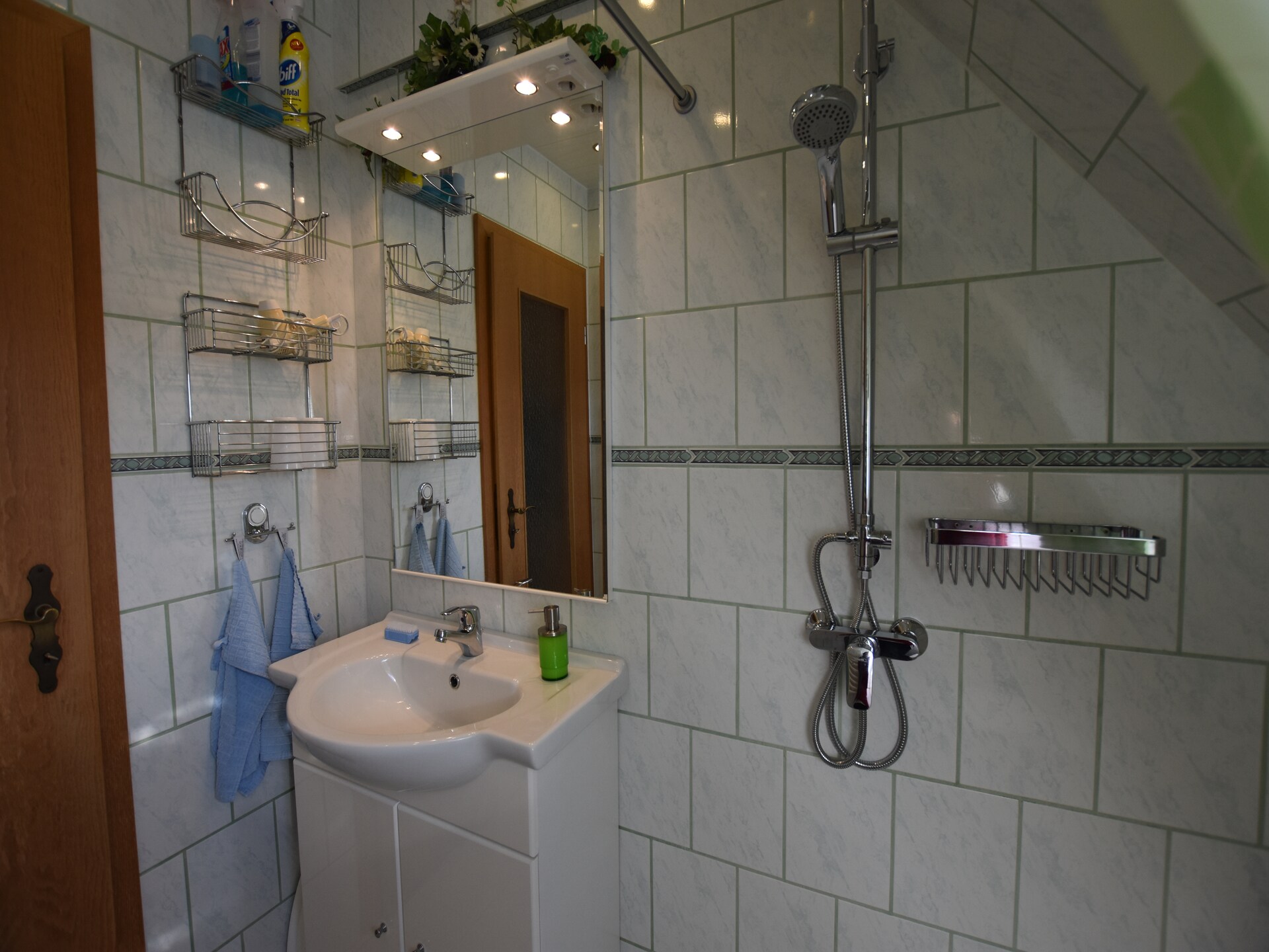 Ruim familie-appartement met tuin bij manege op 16 km van strand - foto 17