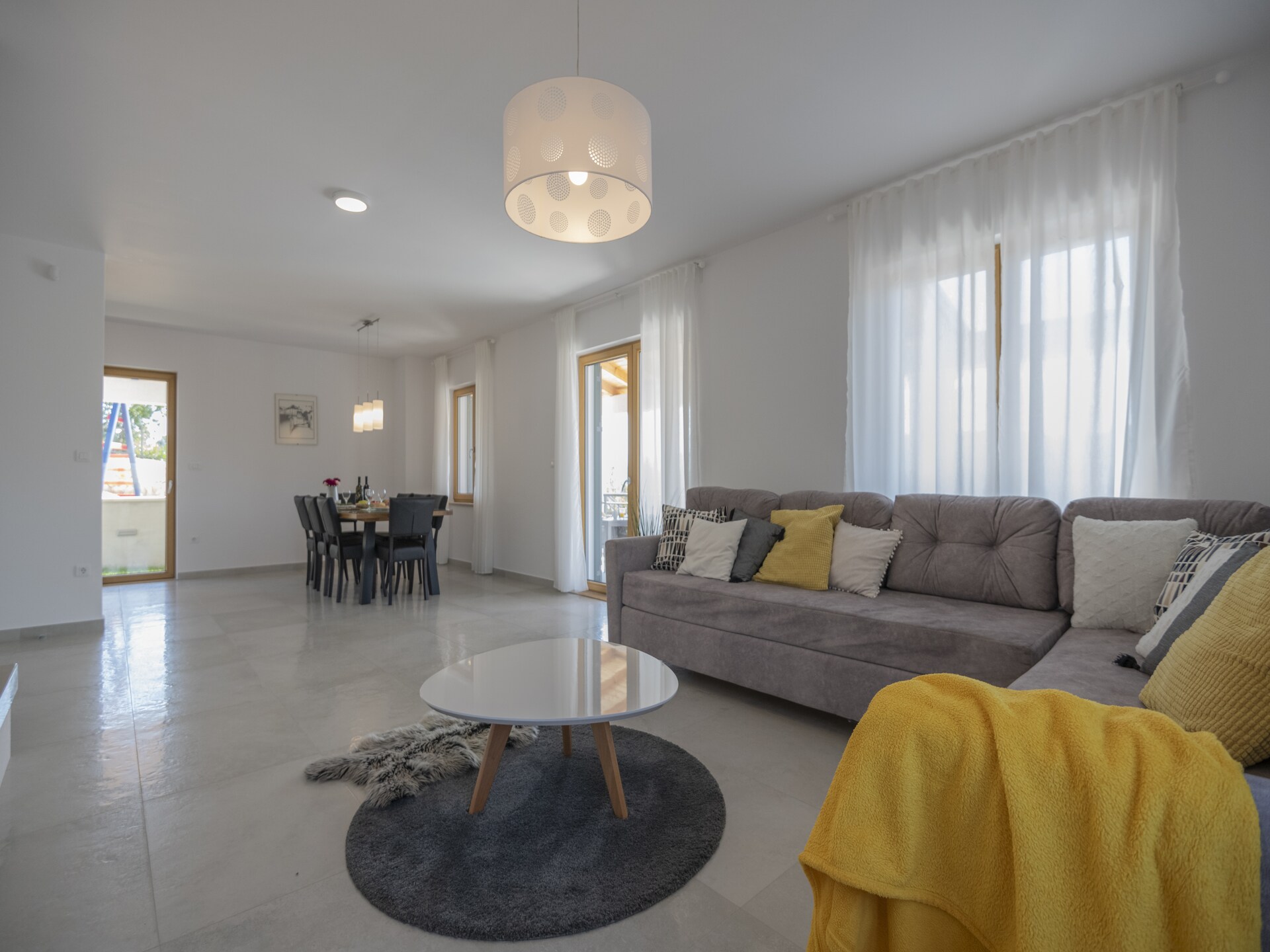 Villa In Excelsis: Ruim familieverblijf met privézwembad bij rivier en meer - foto 7