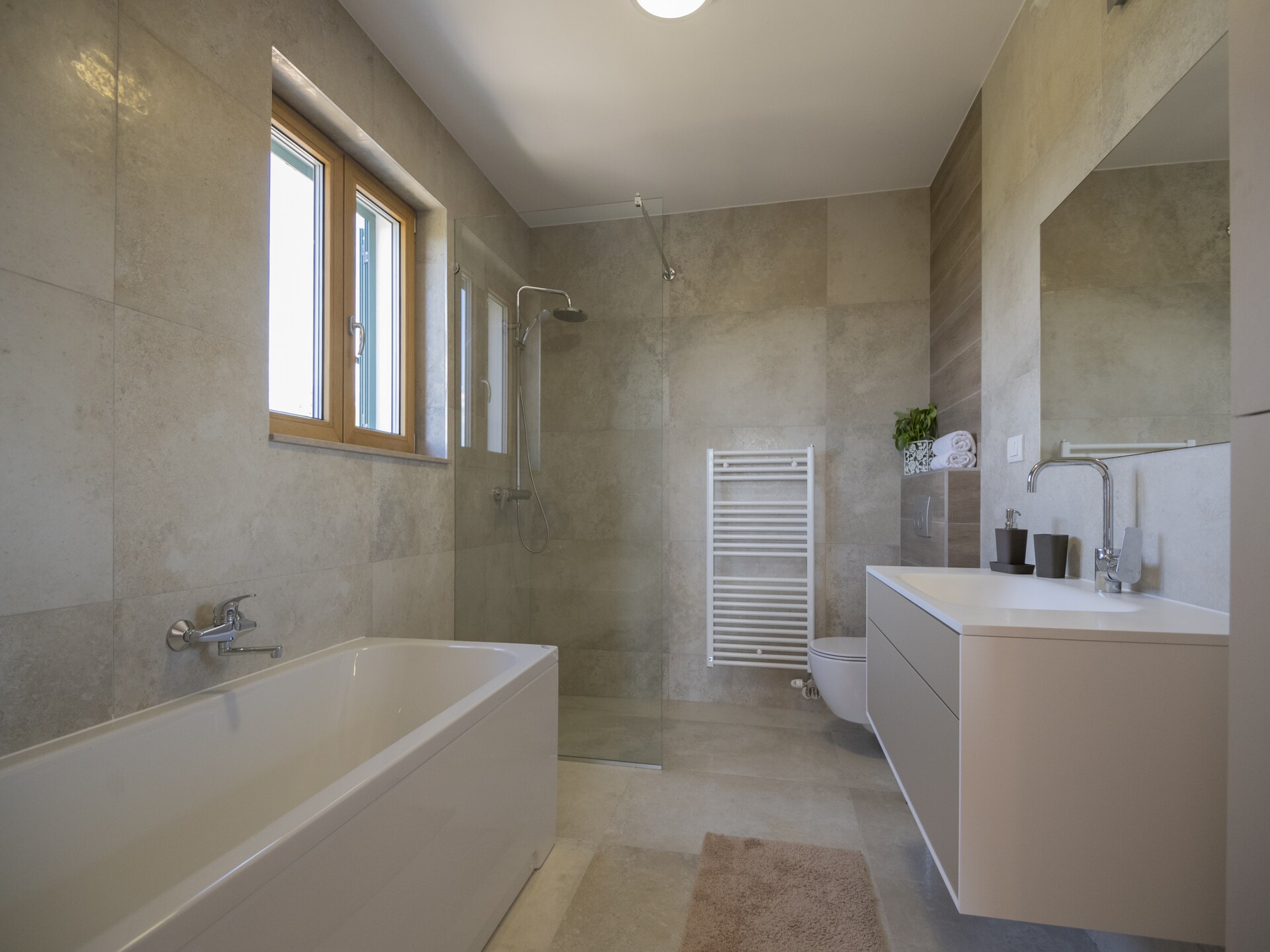 Villa In Excelsis: Ruim familieverblijf met privézwembad bij rivier en meer - foto 25