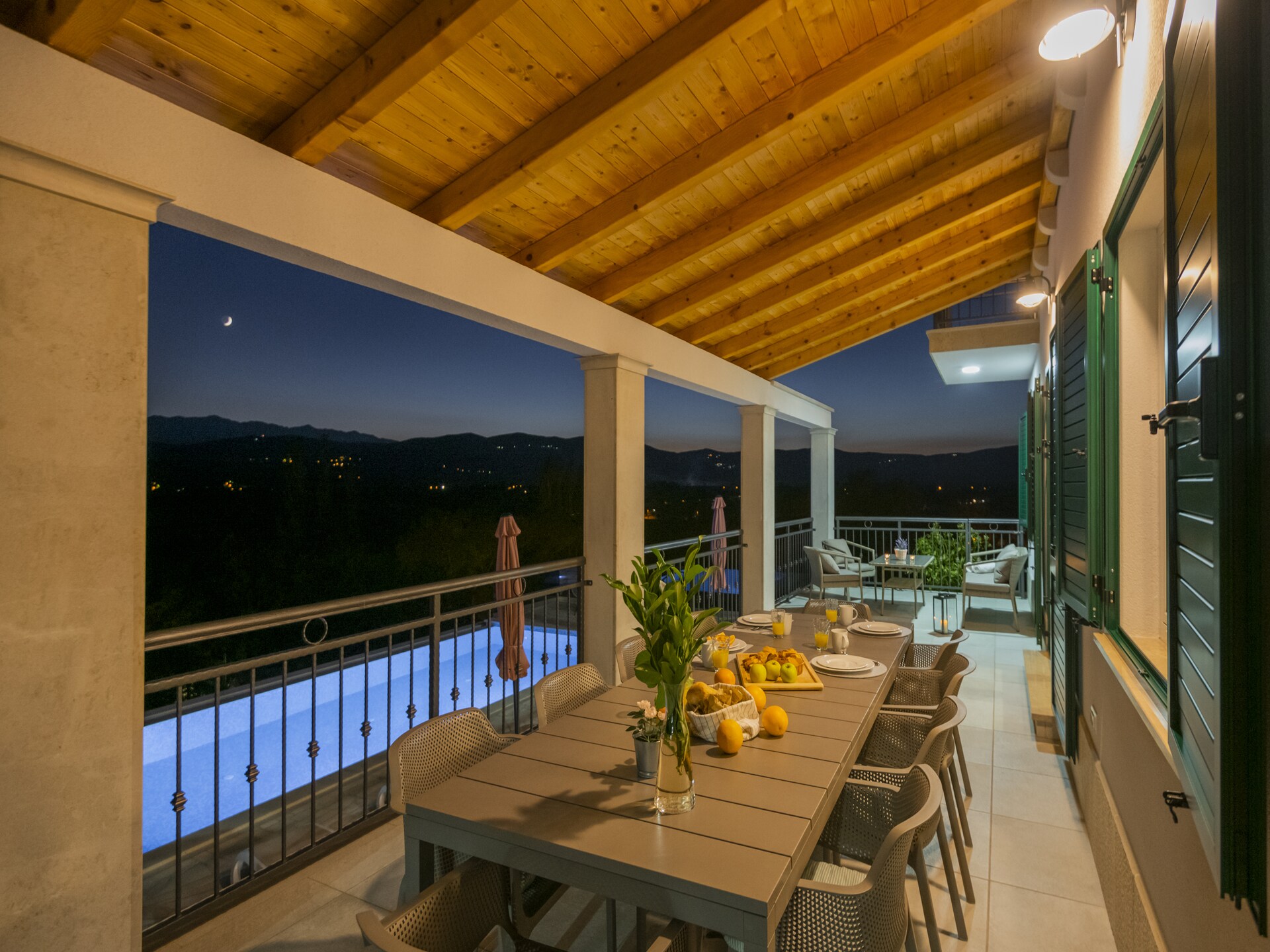 Villa In Excelsis: Ruim familieverblijf met privézwembad bij rivier en meer - foto 15