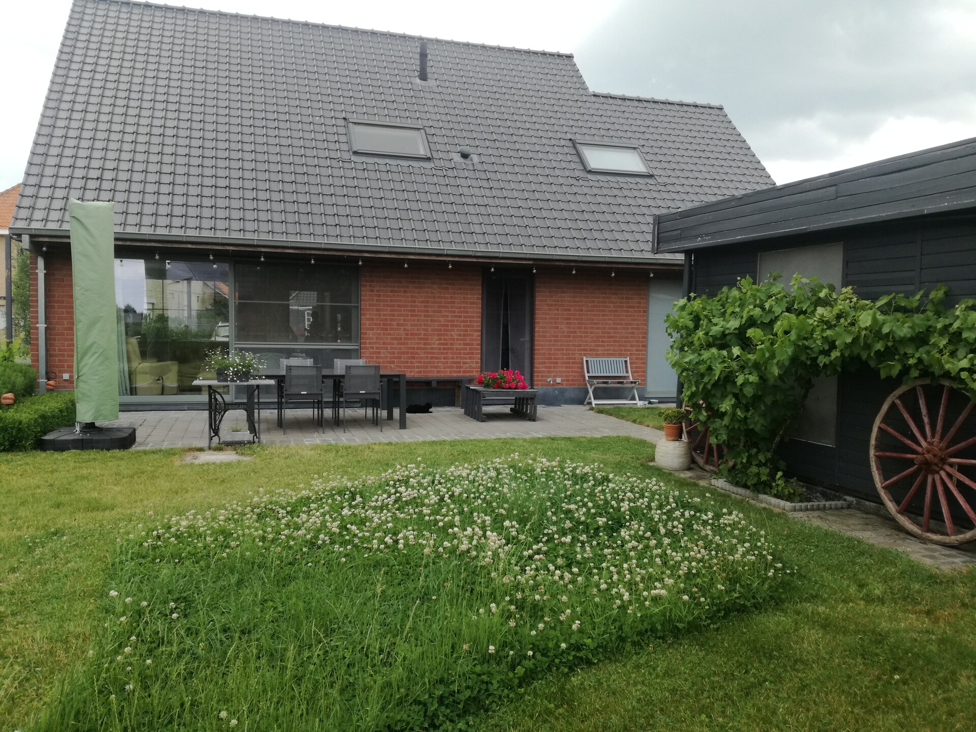 Ruim vakantiehuis voor 8 in Alveringem met omheinde tuin, honden welkom - foto 8