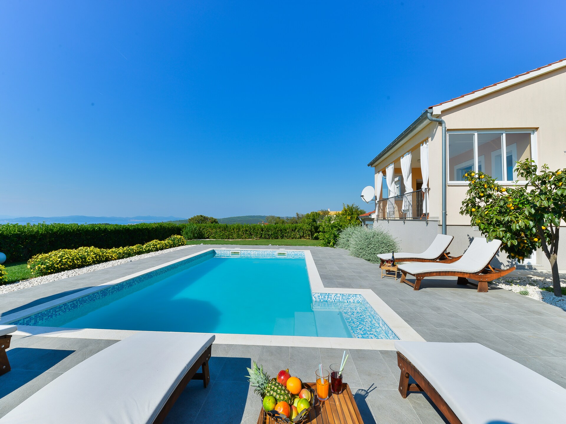 Villa Željko: Ruime vrijstaande villa met privézwembad bij Zadar - foto 2