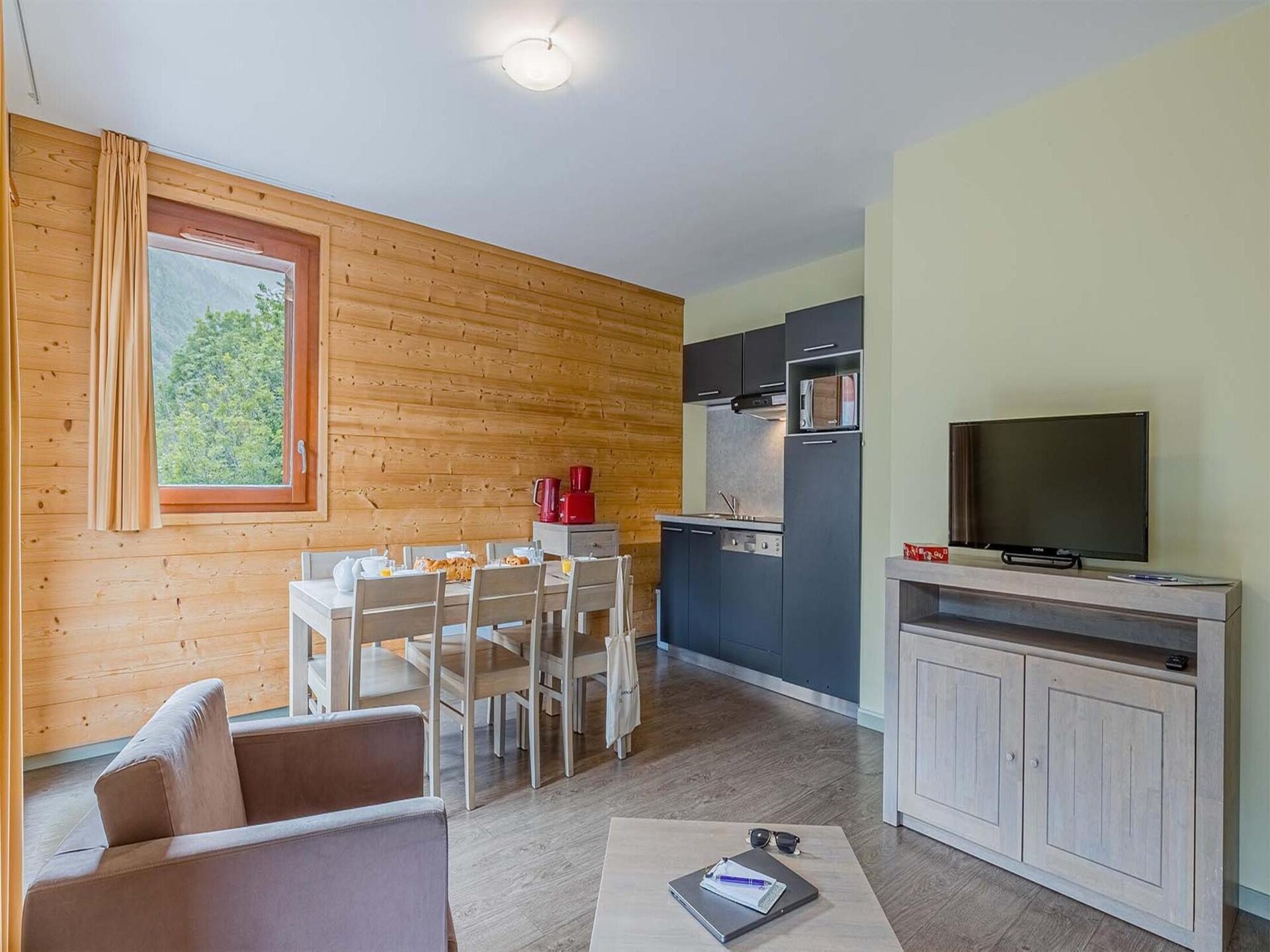 Authentiek chalet in Vaujany op 50m van de skilift, 6 personen - foto 9