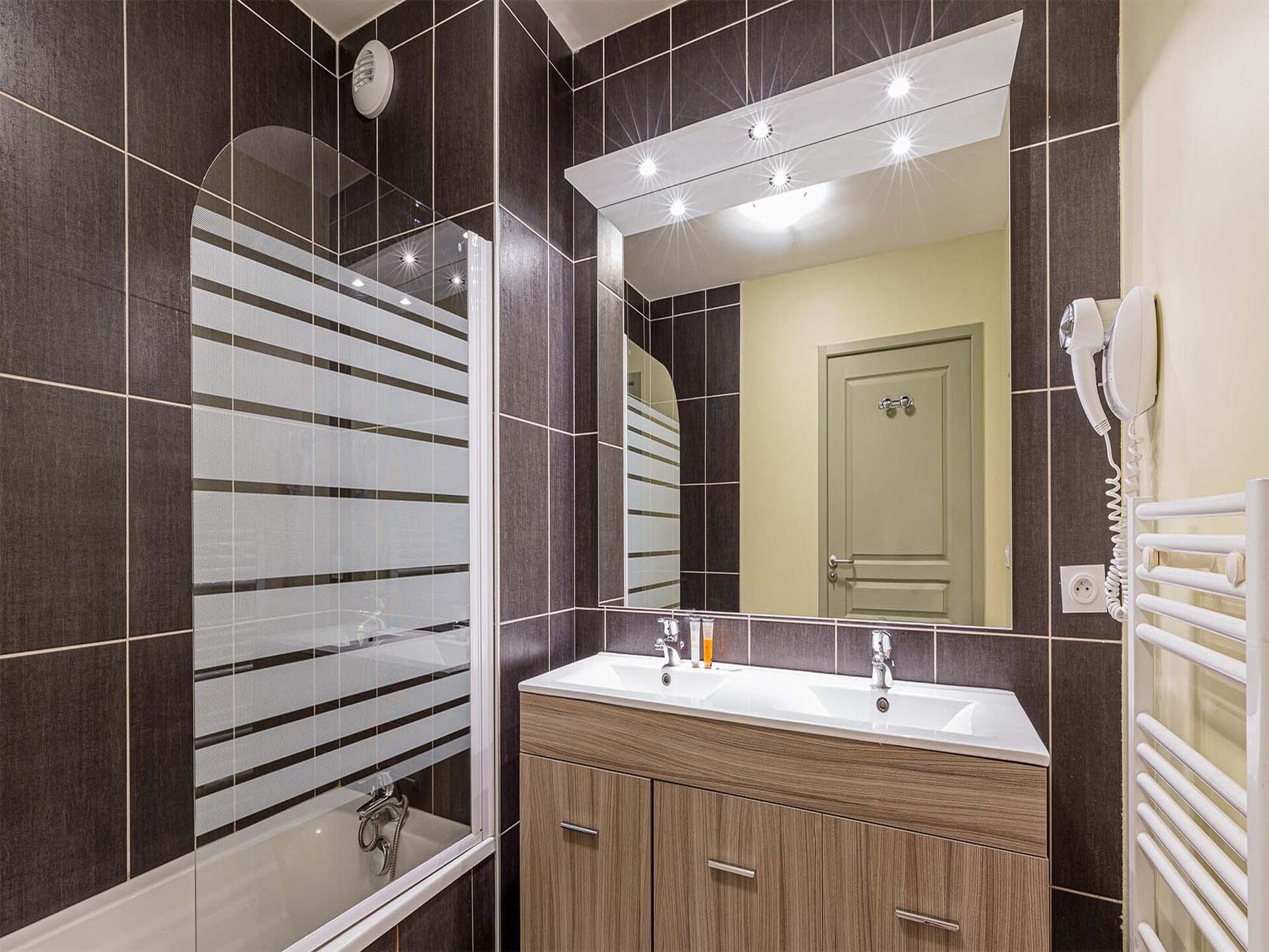 Les Epinettes 5: Modern appartement op 50m van de kabelbaan in Vaujany - foto 12