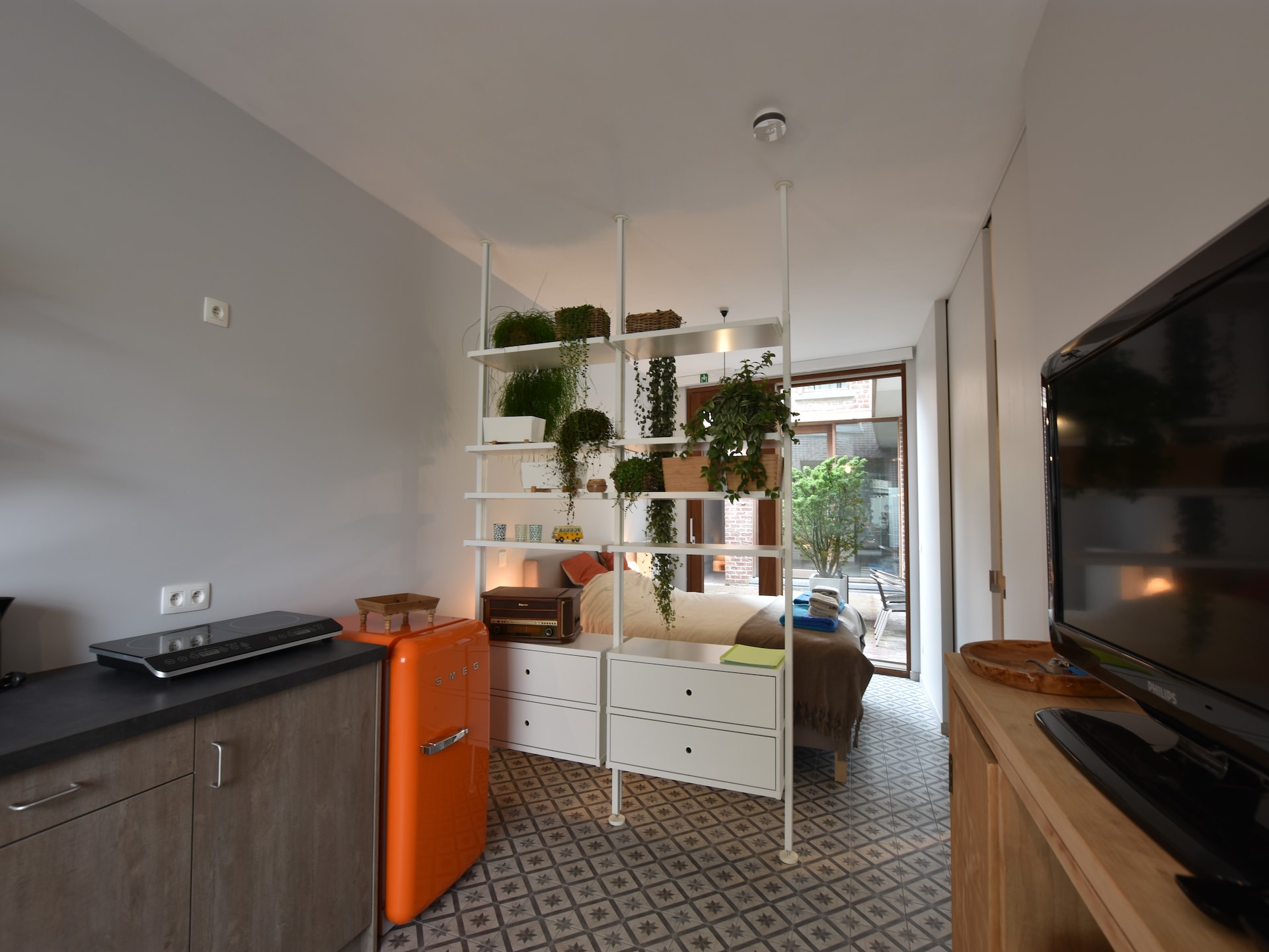 In het centrum van Ieper: modern 2-persoons appartement met eigen tuin - foto 7