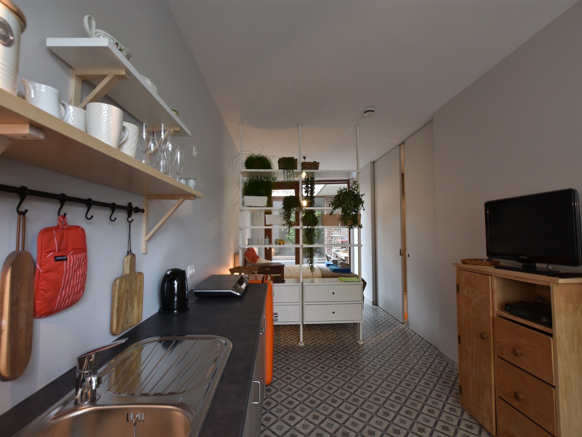 In het centrum van Ieper: modern 2-persoons appartement met eigen tuin - foto 8