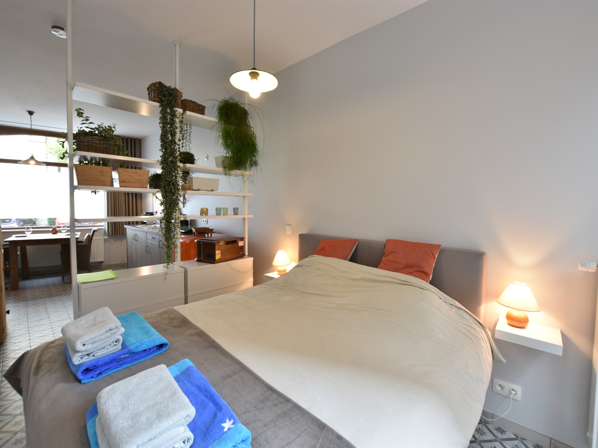 In het centrum van Ieper: modern 2-persoons appartement met eigen tuin - foto 13