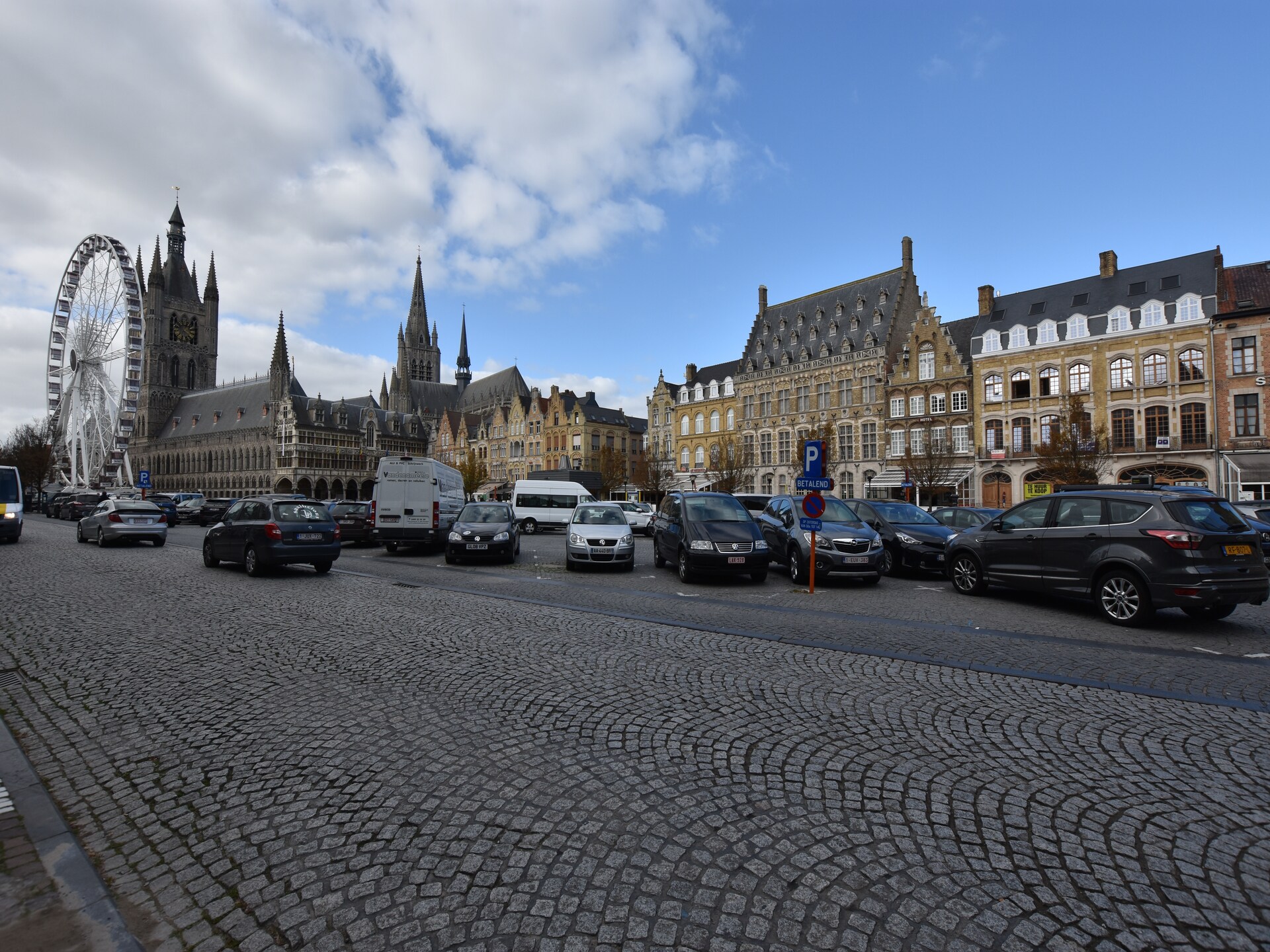 In het centrum van Ieper: modern 2-persoons appartement met eigen tuin - foto 16
