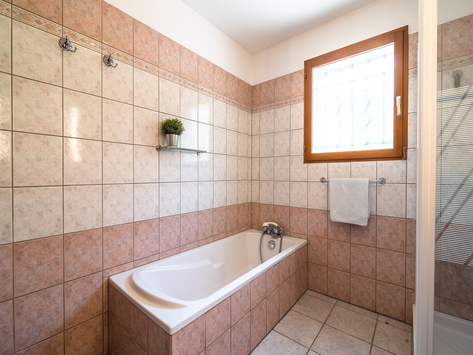 6-persoons villa met privézwembad in Beaufort - foto 28
