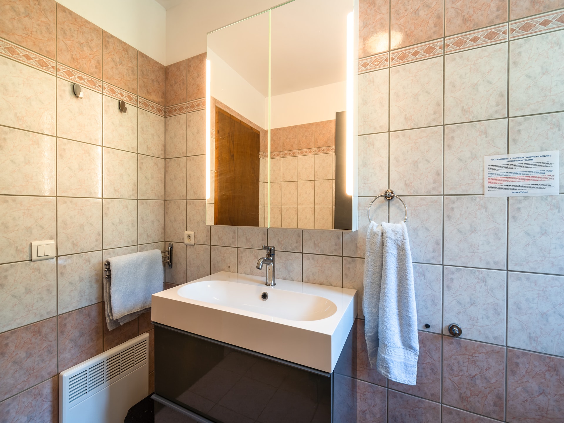 6-persoons villa met privézwembad in Beaufort - foto 29