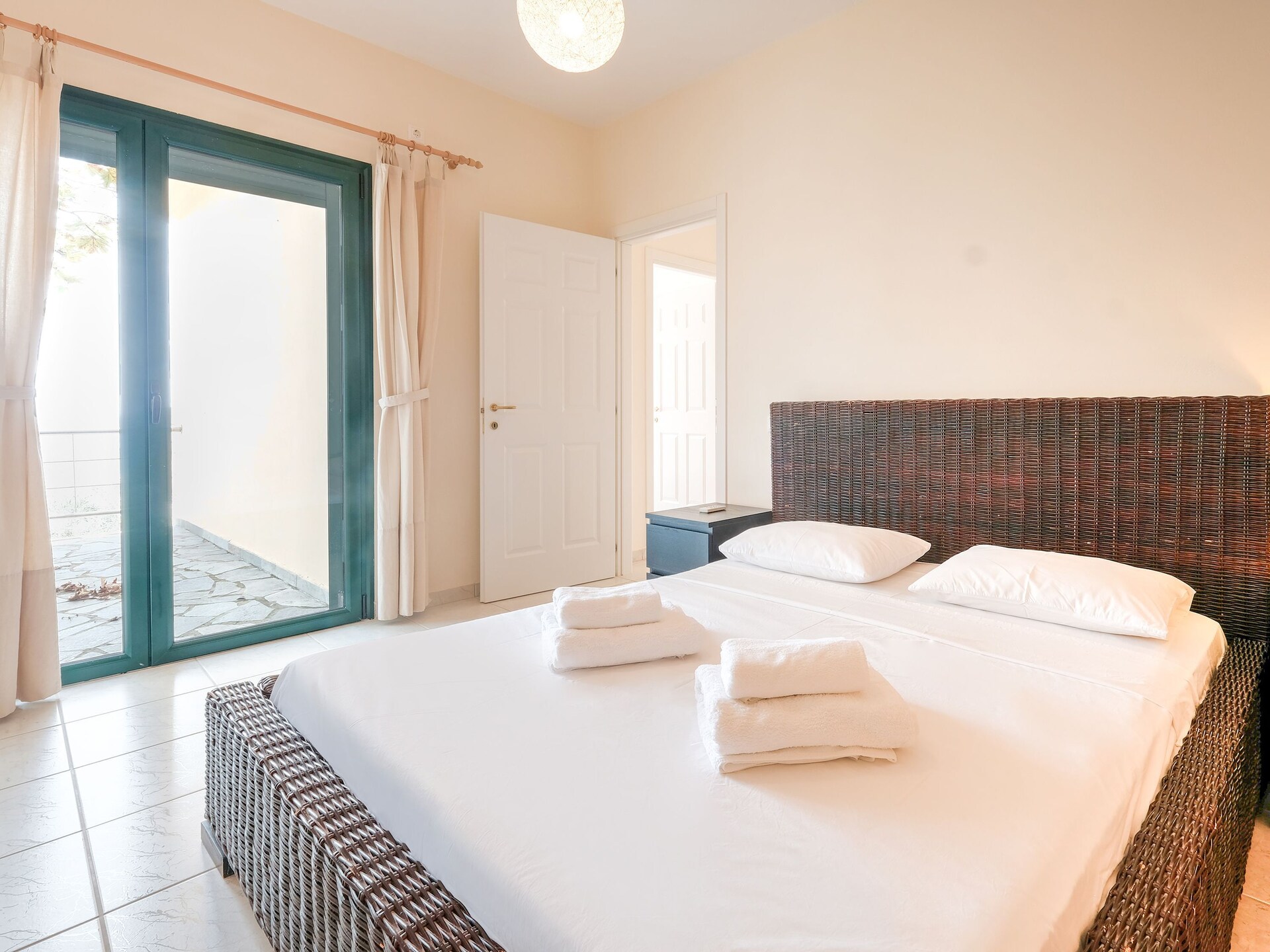 Villa Mahatma Gandhi: vrijstaand aan zee, 30m van Kissakas-strand - foto 5