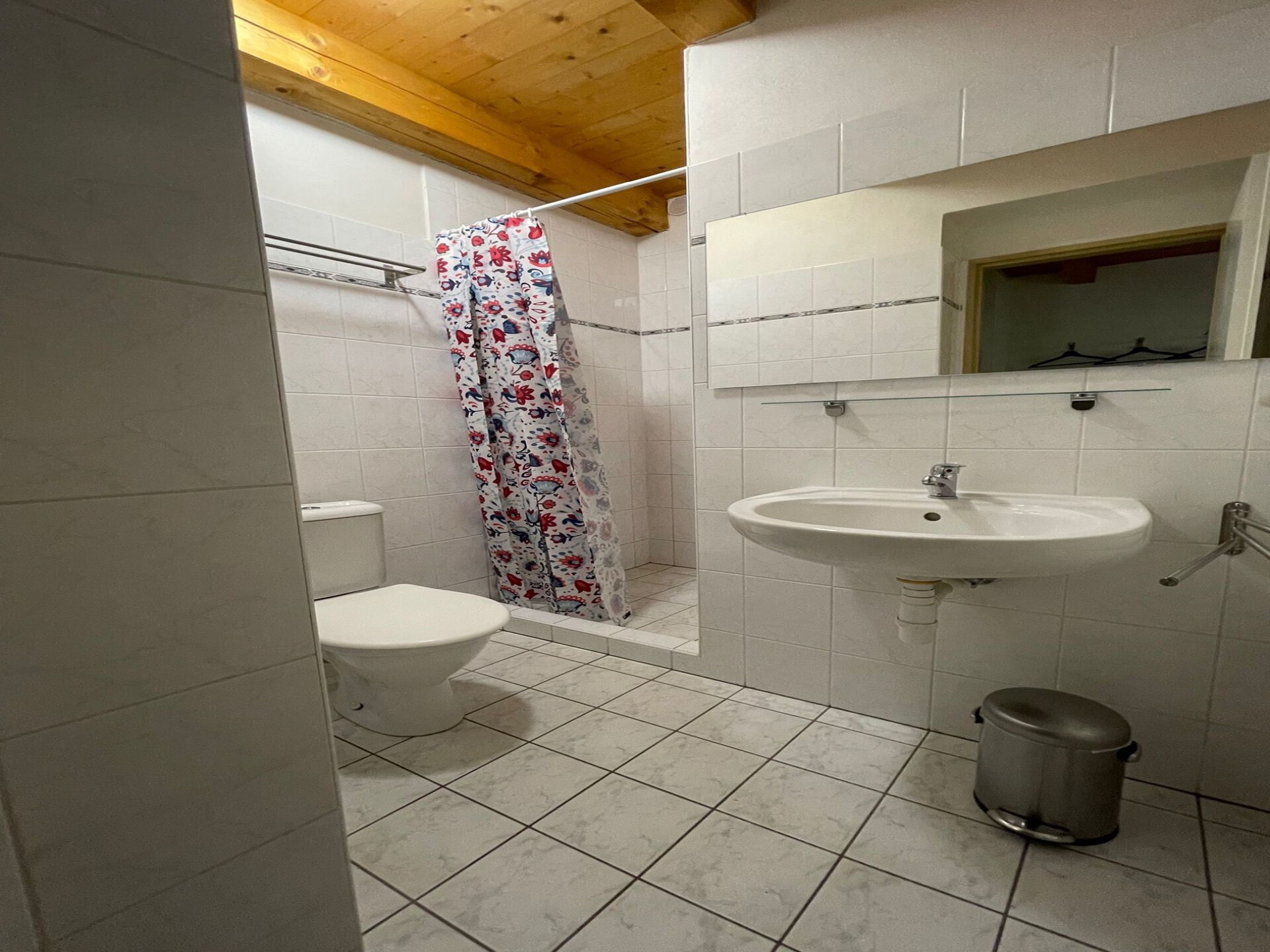 Vrijstaand chalet aan de golfbaan in de bergen van Noord-Bohemen - foto 17