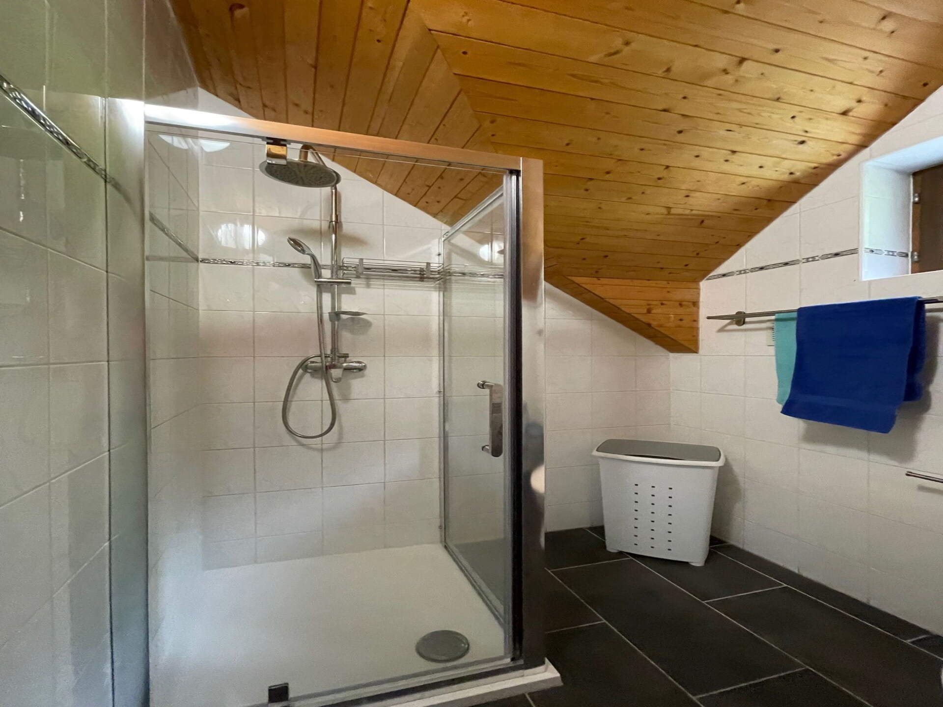 Vrijstaand chalet aan de golfbaan in de bergen van Noord-Bohemen - foto 19