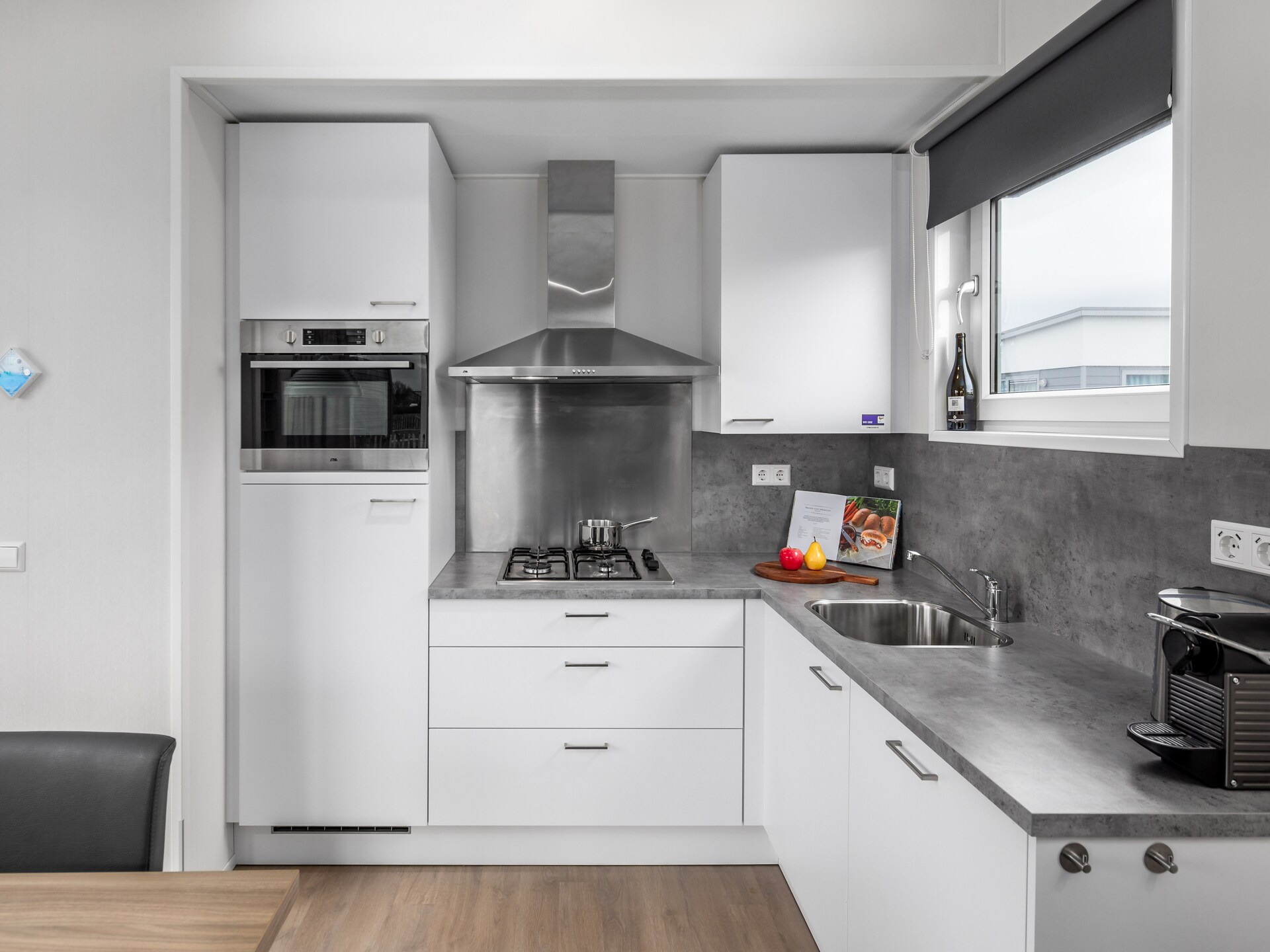 Moderne kustlodge voor 4 personen op Vakantiepark Zeebad in Breskens - foto 4
