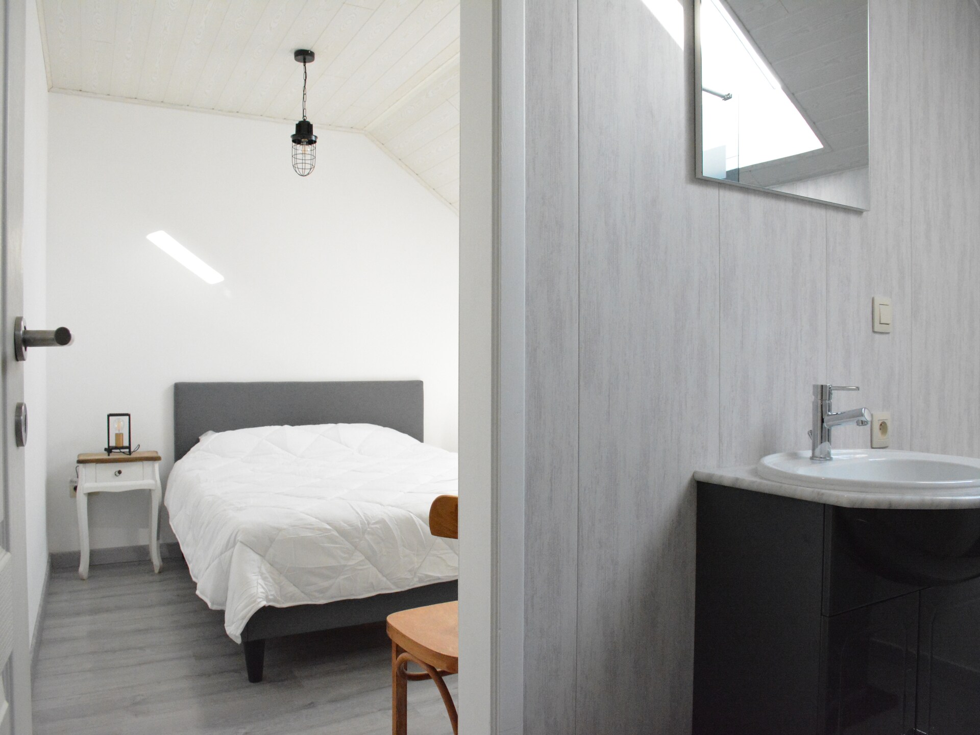In het centrum van Pondrôme: 9-persoons vakantiehuis in voormalig station - foto 11