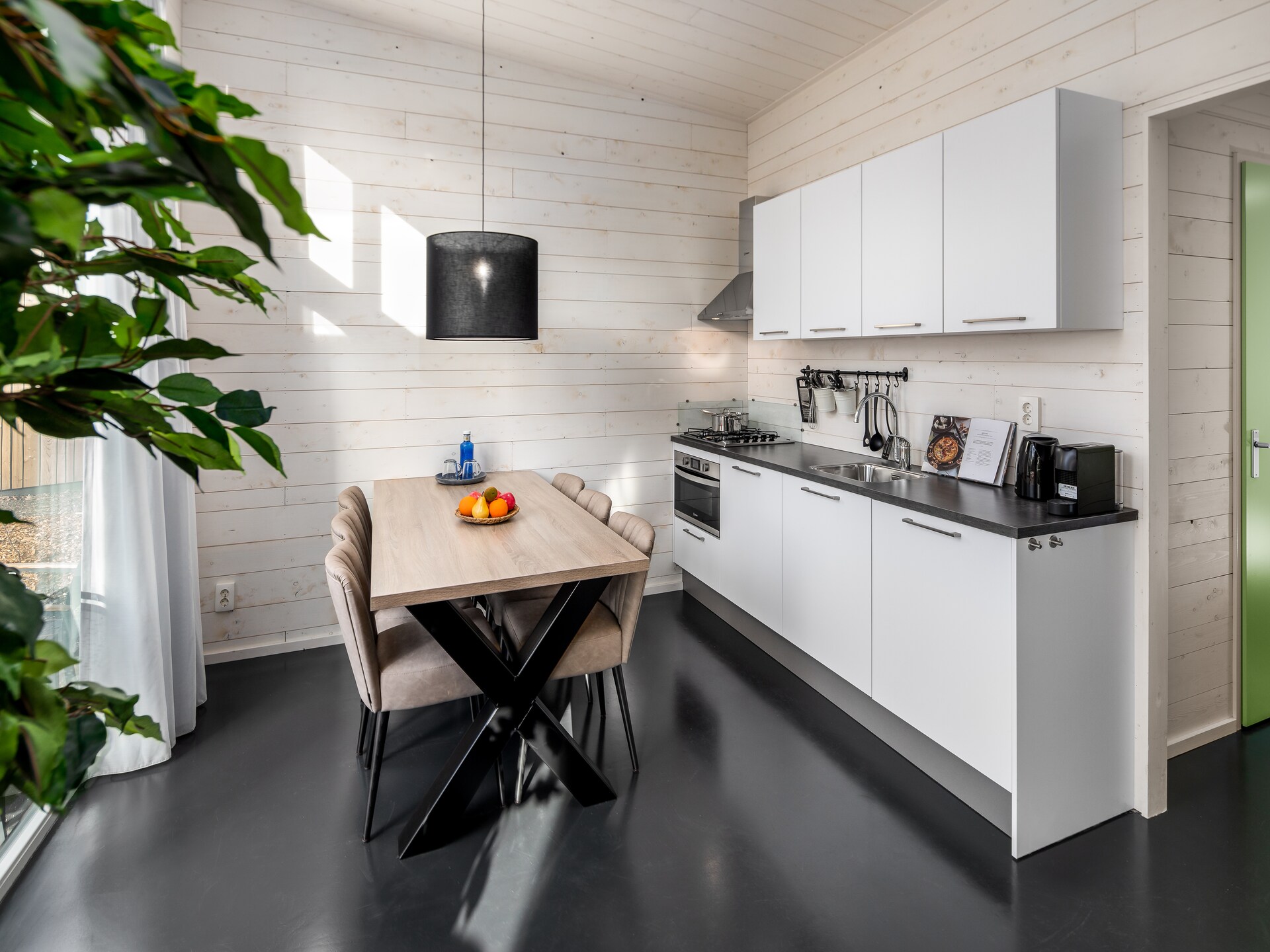 Moderne 6-persoons lodge met tuin in bosrijk Schaijk - foto 3