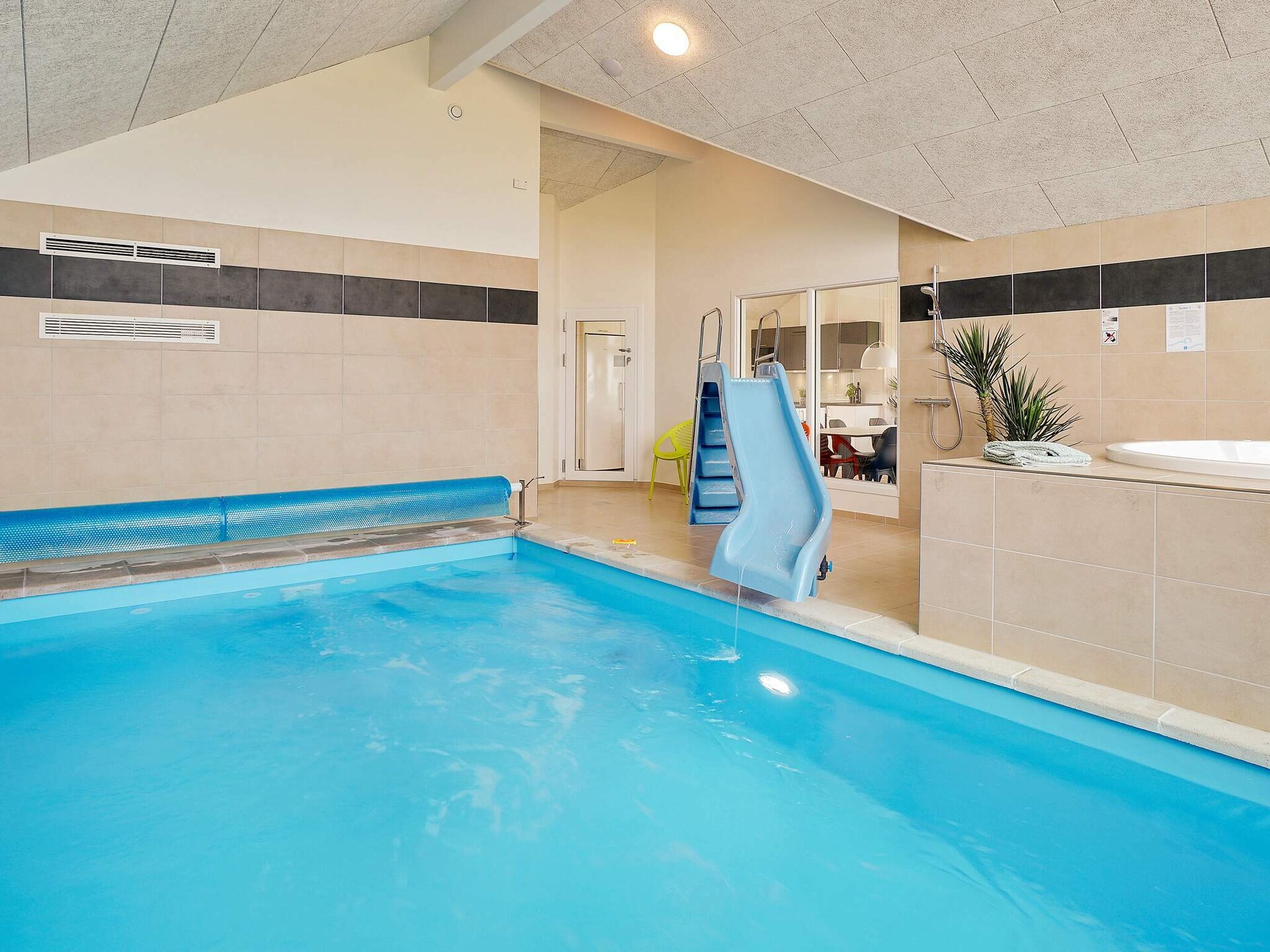 Groot vakantiehuis met privézwembad en sauna op 900m van het strand - foto 20