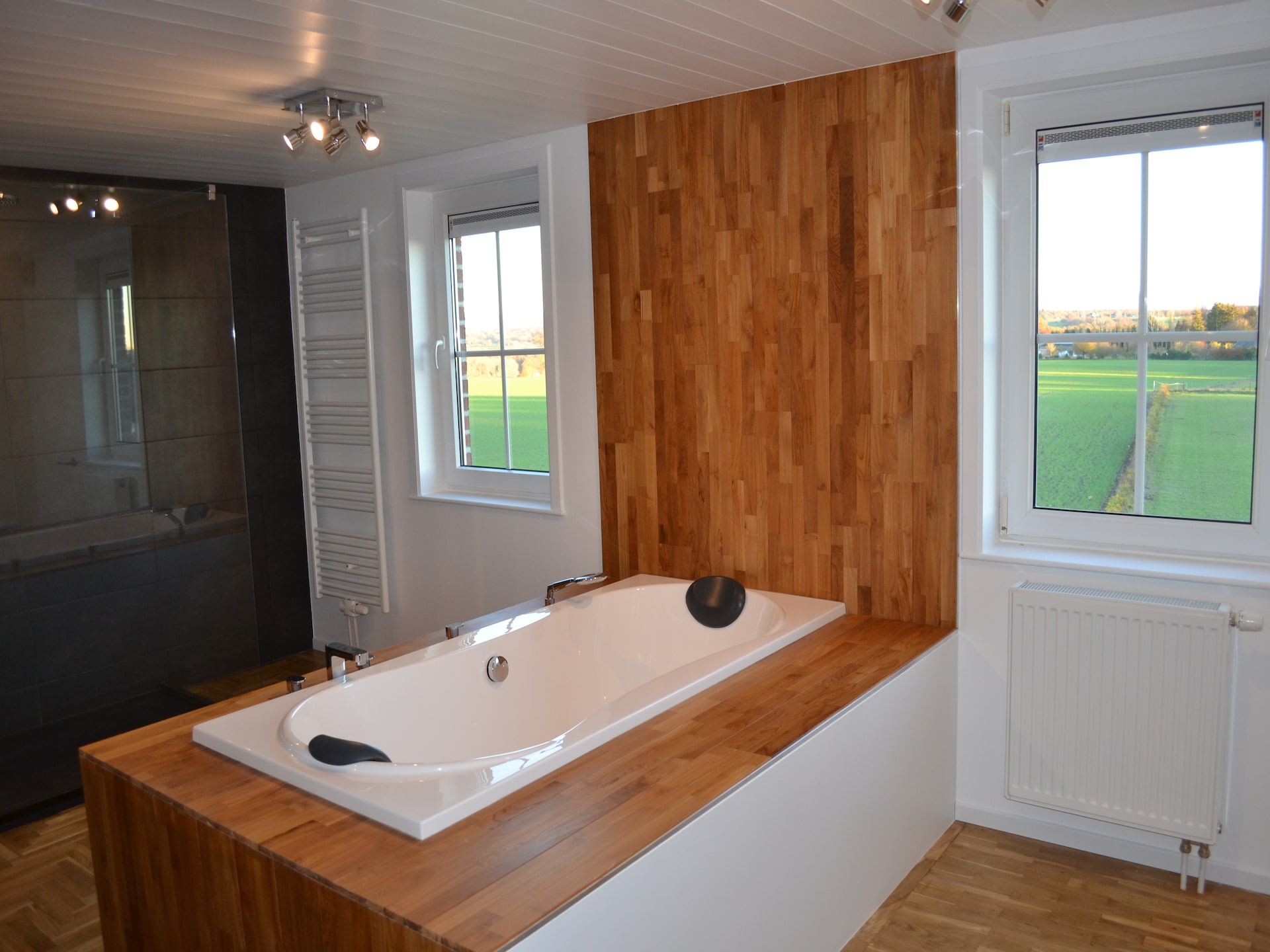 Privézwembad en panoramische sauna in vakantiehuis Vue d'en Haut, Enneille - foto 24