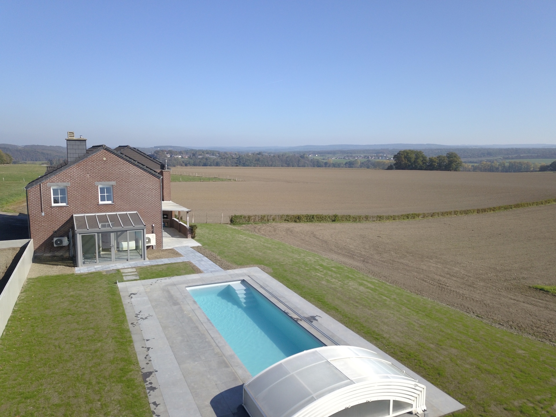 Privézwembad en panoramische sauna in vakantiehuis Vue d'en Haut, Enneille - foto 15