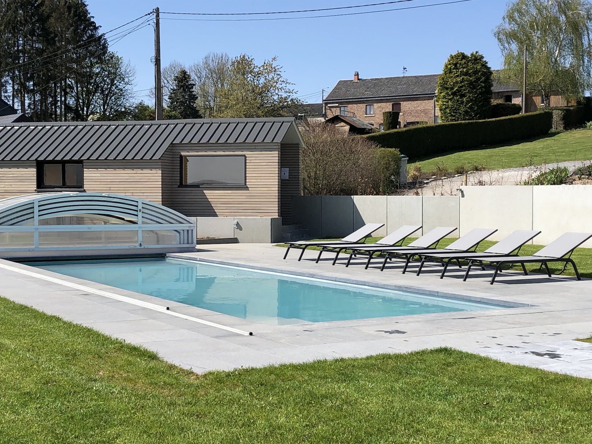 Privézwembad en panoramische sauna in vakantiehuis Vue d'en Haut, Enneille - foto 14