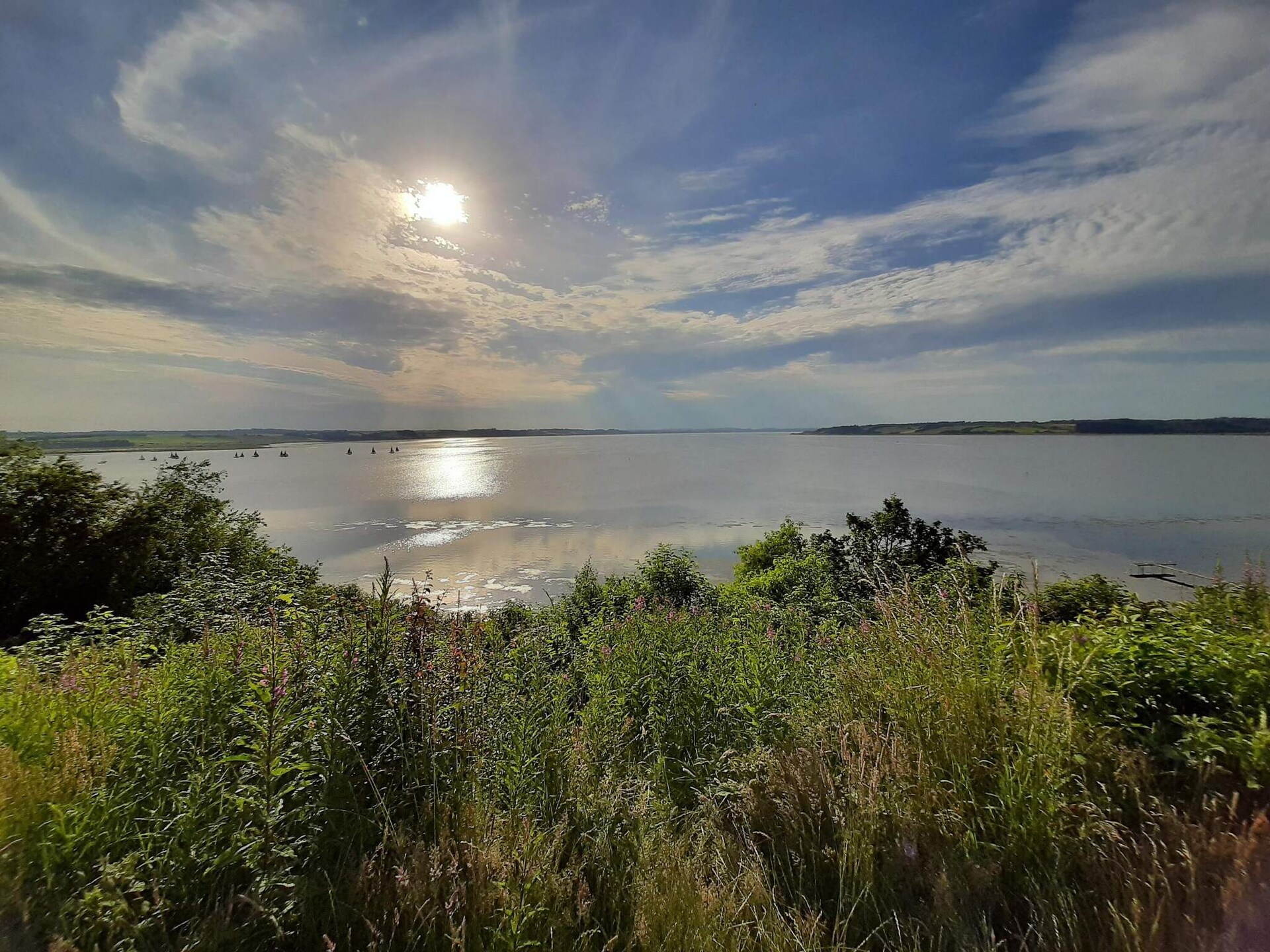 Lichtrijk vakantiehuis met panoramisch fjordzicht op 100m van het water - foto 22