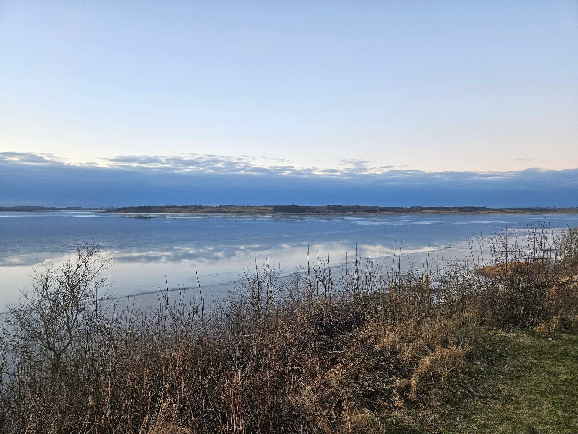 Aan zee: Modern vakantiehuis met fjordzicht in Løgstrup - foto 23