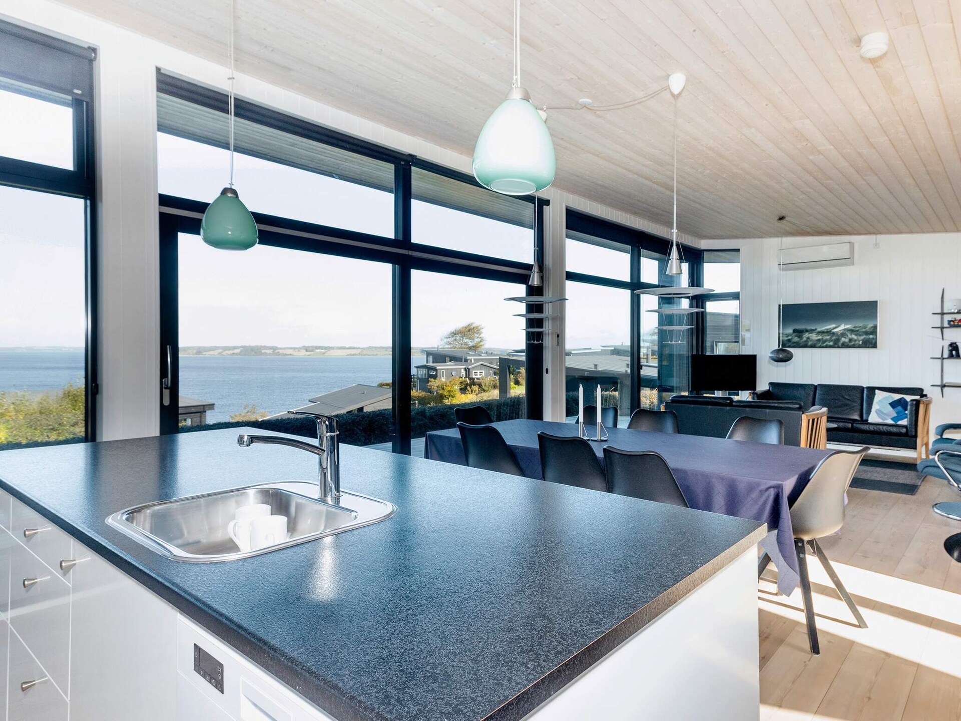 Aan zee: Modern vakantiehuis met fjordzicht in Løgstrup - foto 34
