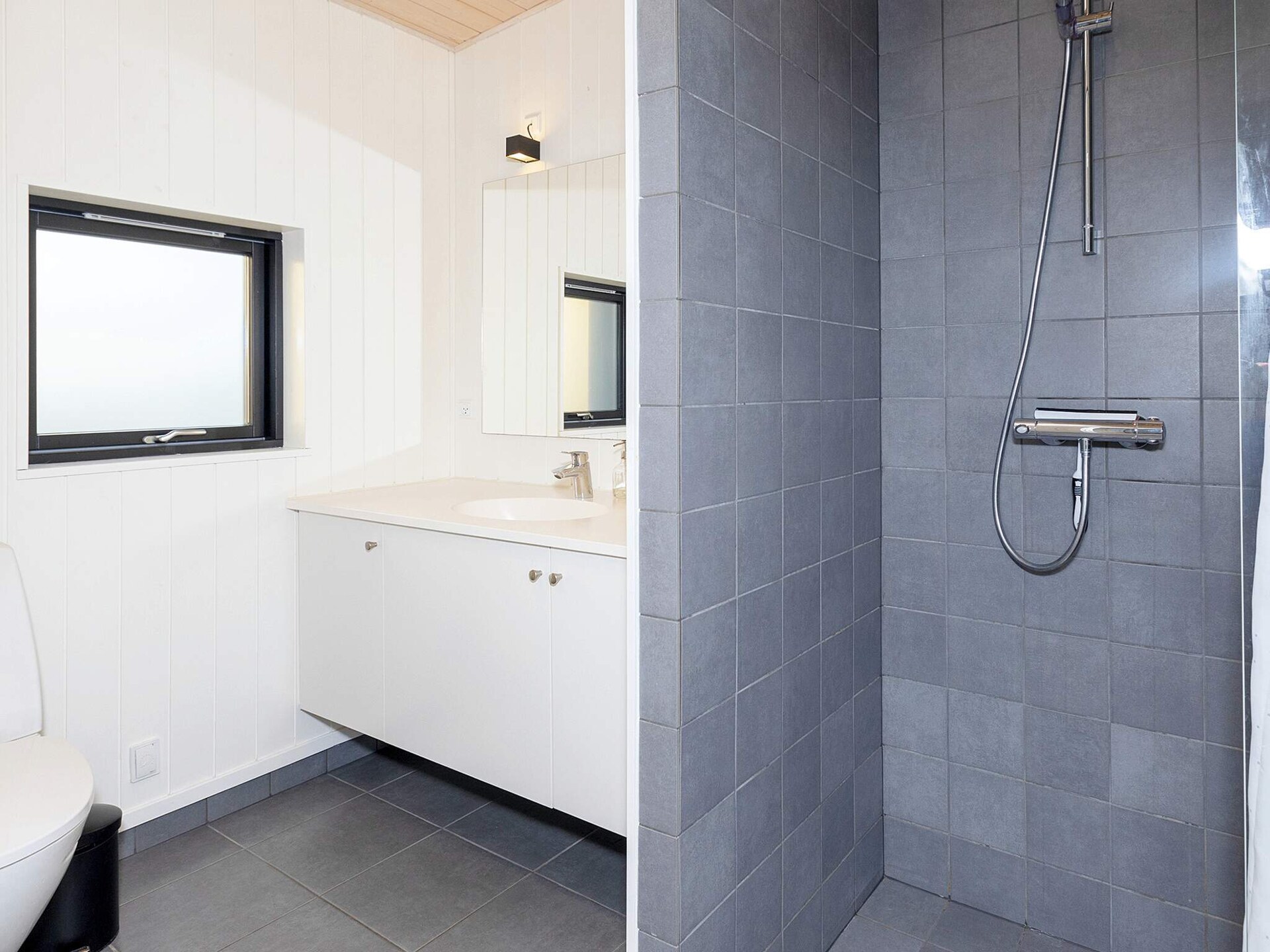 Aan zee: Modern vakantiehuis met fjordzicht in Løgstrup - foto 48