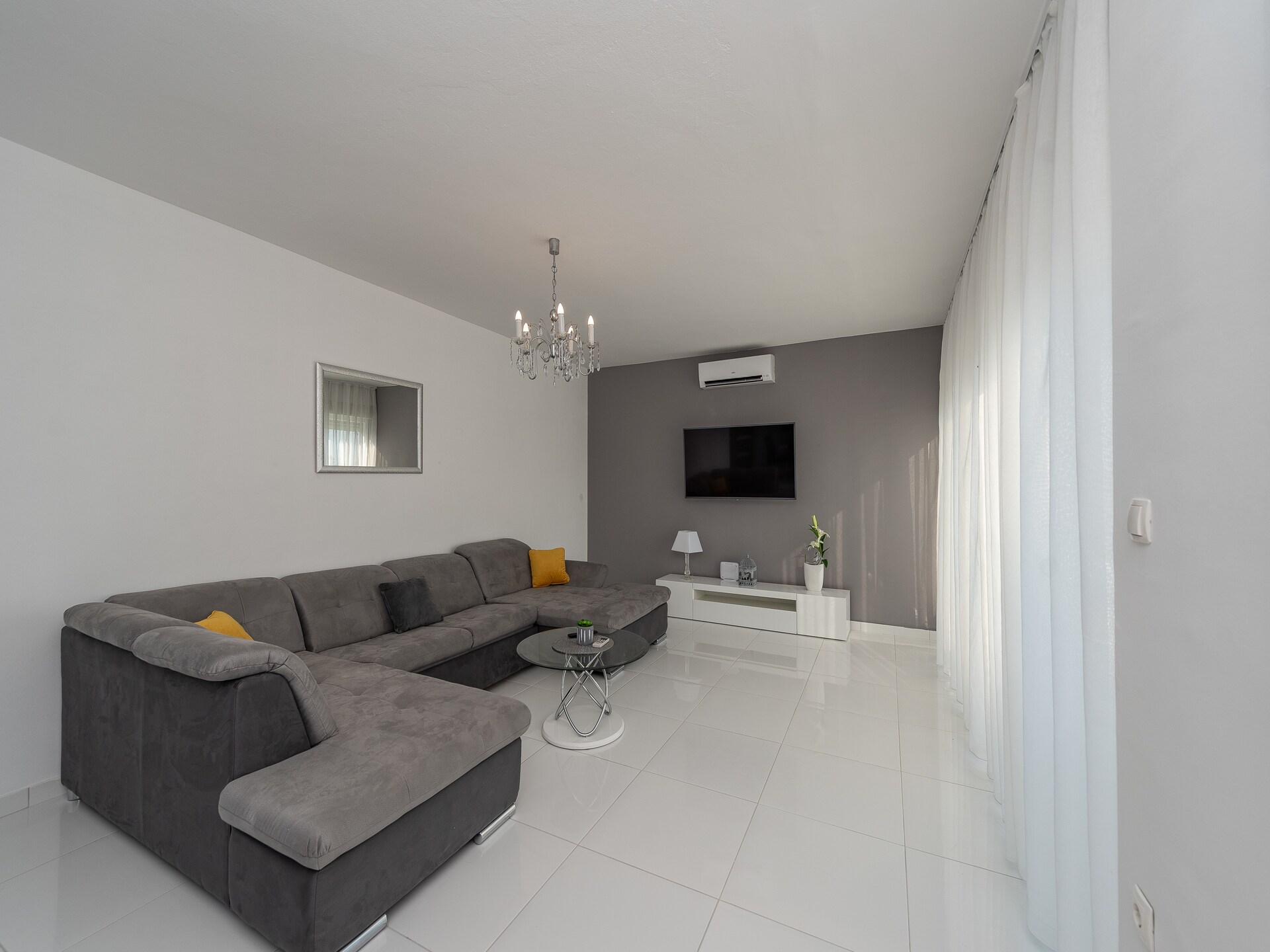 Ruim modern vakantiehuis voor 12 personen met privézwembad in Galovac - foto 14
