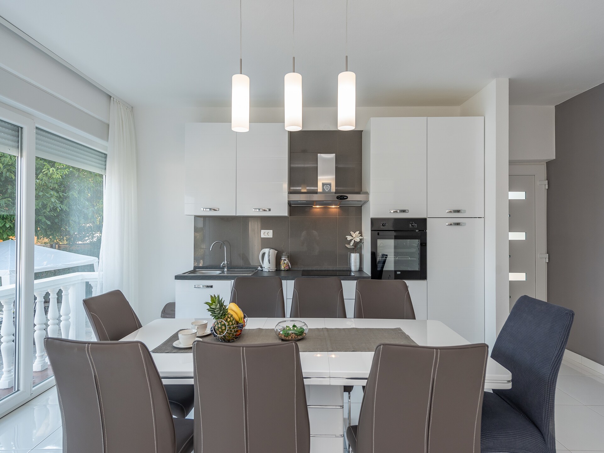 Ruim modern vakantiehuis voor 12 personen met privézwembad in Galovac - foto 25