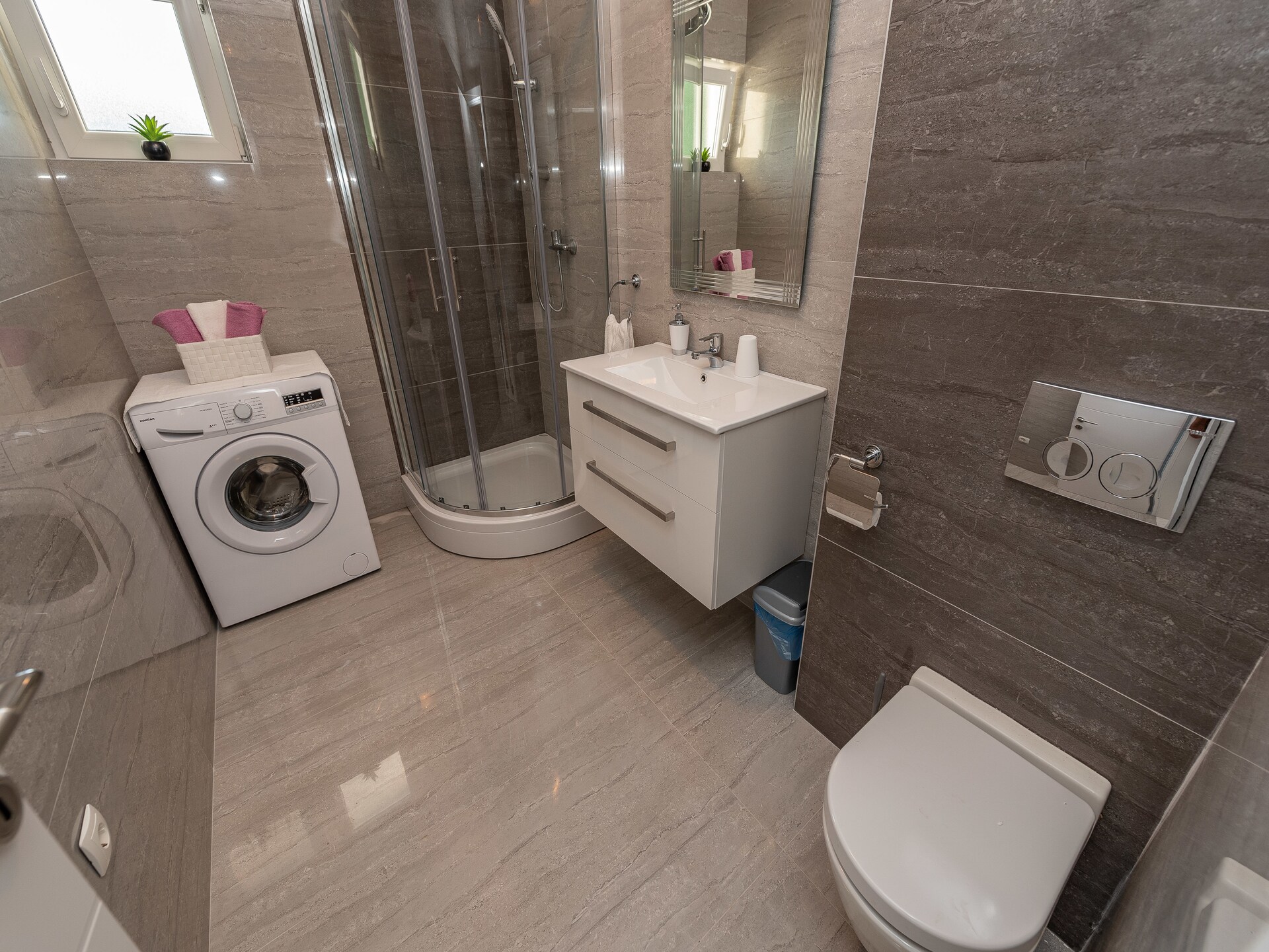 Ruim modern vakantiehuis voor 12 personen met privézwembad in Galovac - foto 31