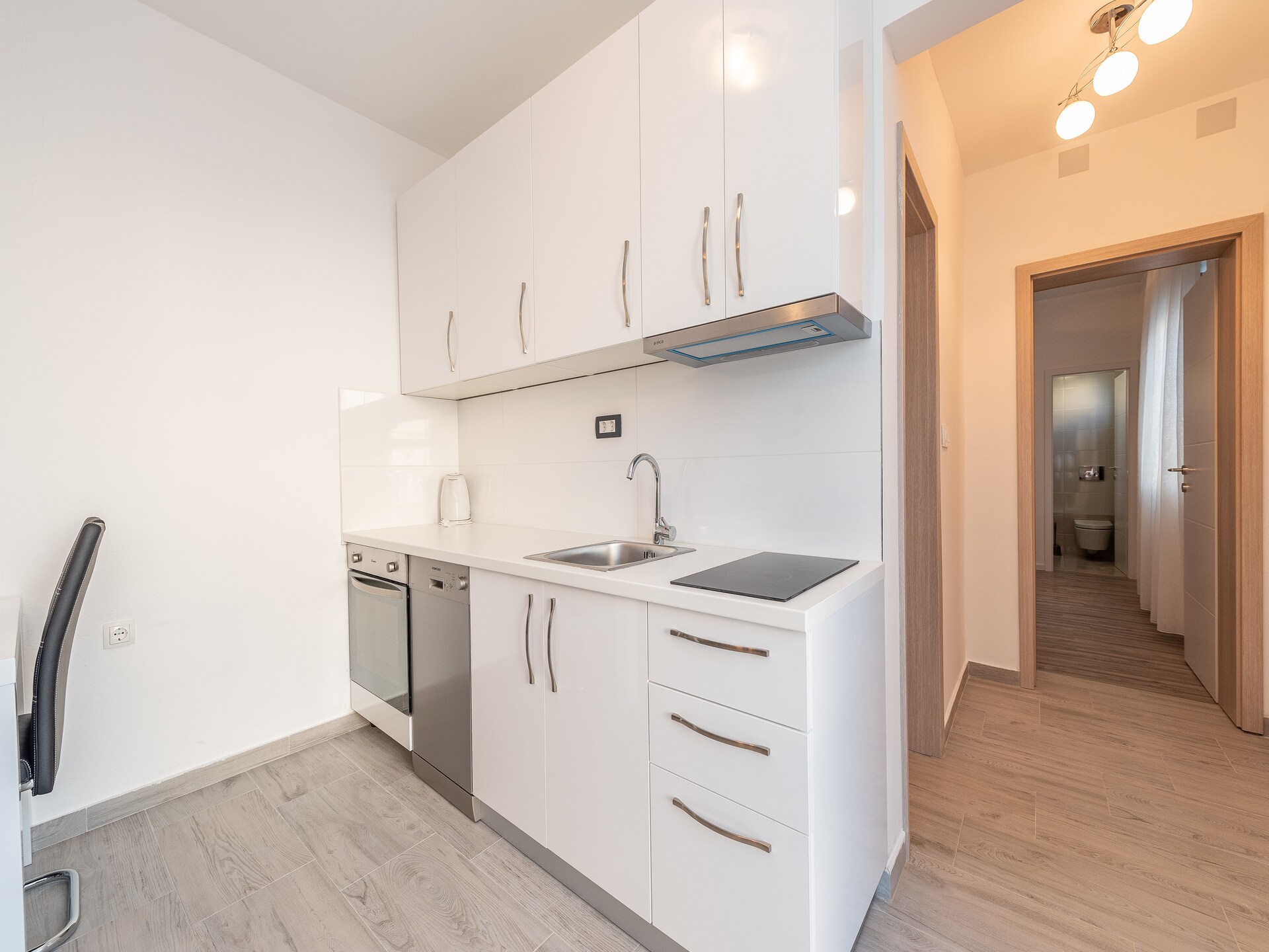 Ruim modern vakantiehuis voor 12 personen met privézwembad in Galovac - foto 26