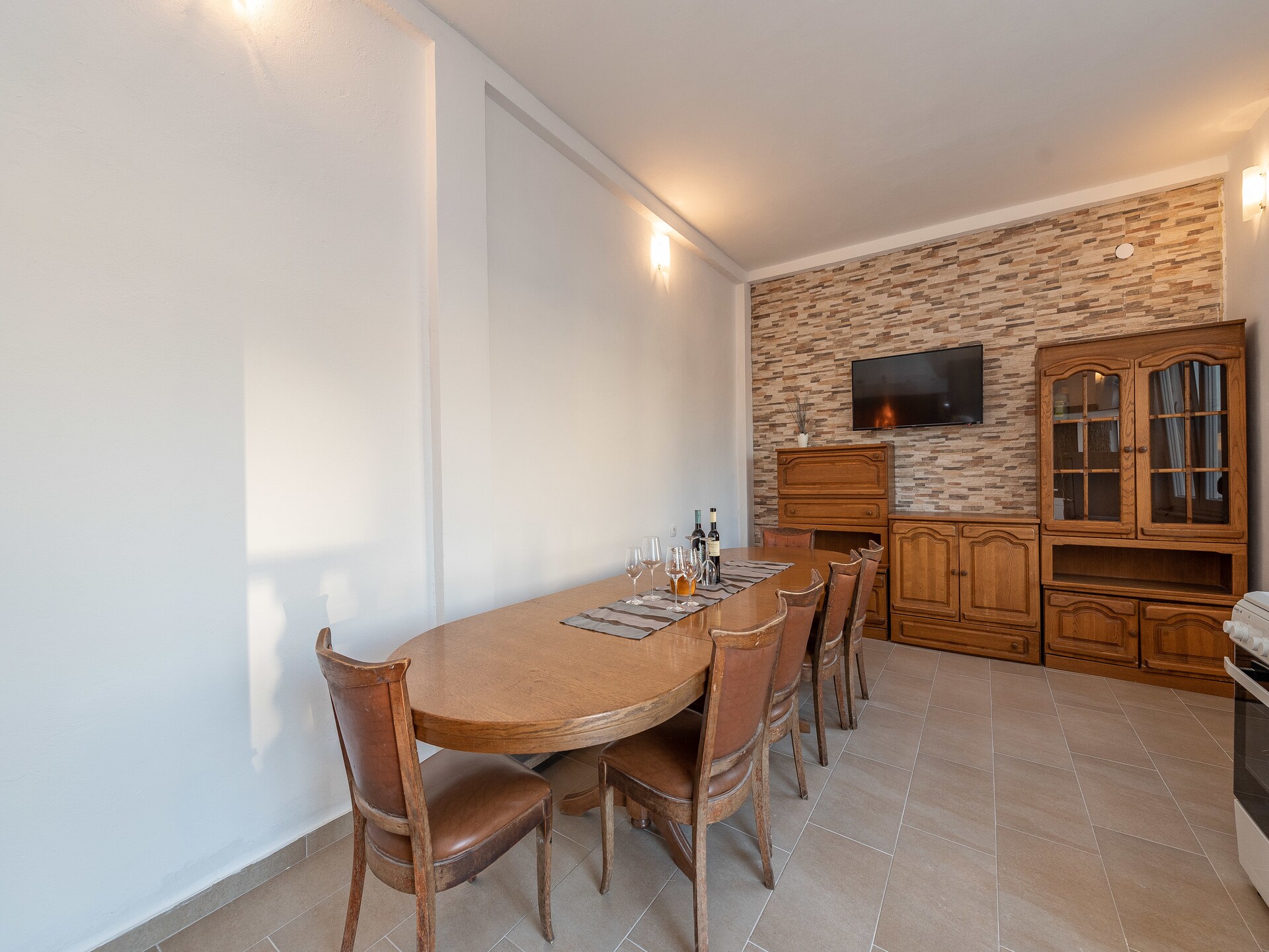 Ruim modern vakantiehuis voor 12 personen met privézwembad in Galovac - foto 16