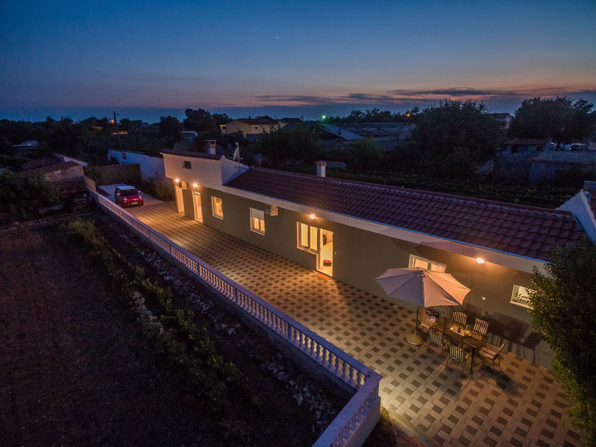 Ruim modern vakantiehuis voor 12 personen met privézwembad in Galovac - foto 35