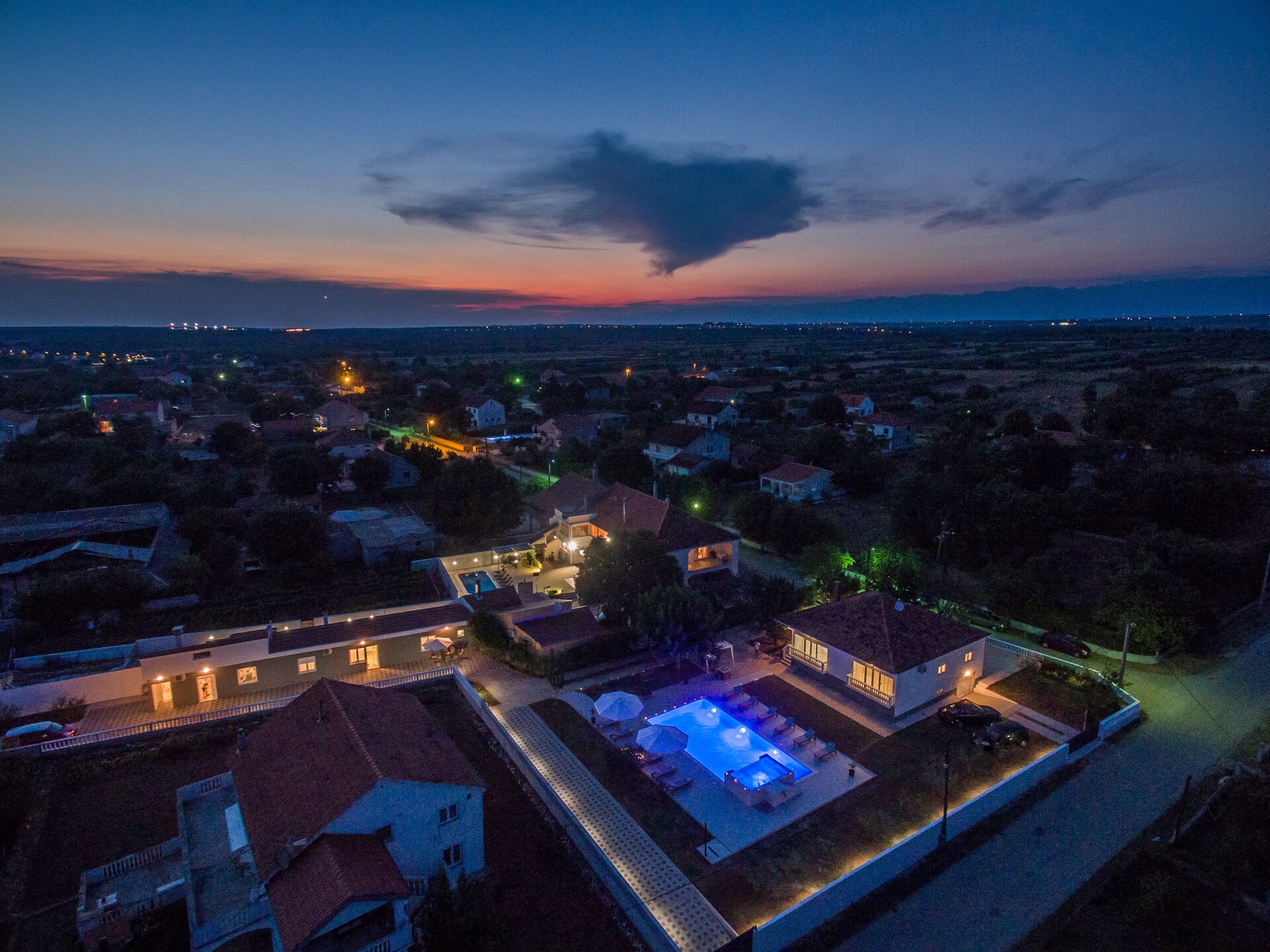 Ruim modern vakantiehuis voor 12 personen met privézwembad in Galovac - foto 39