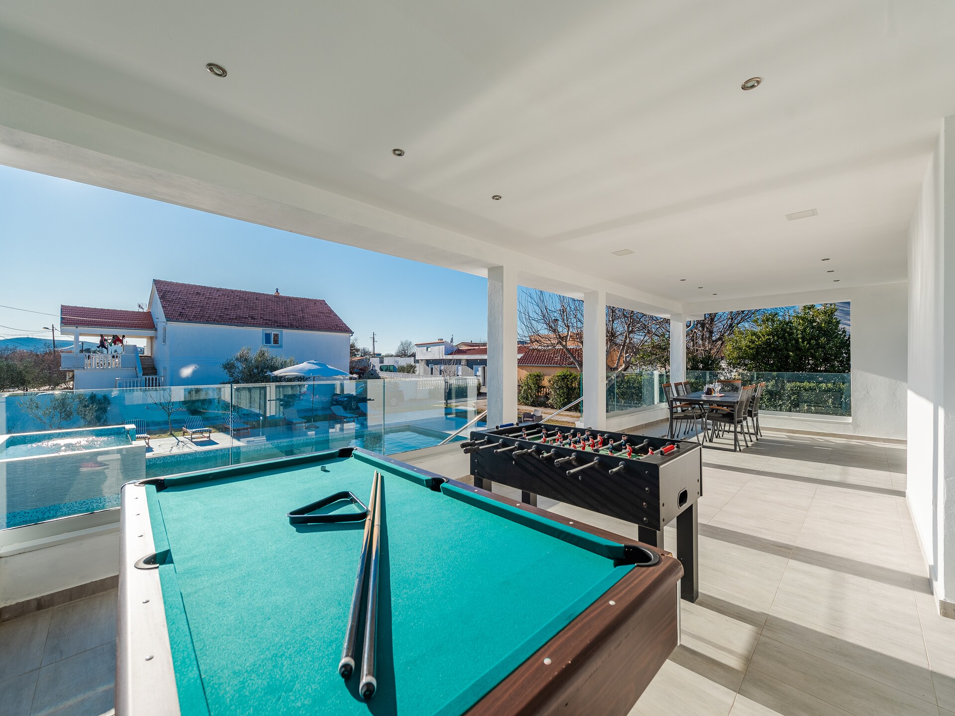 Ruim modern vakantiehuis voor 12 personen met privézwembad in Galovac - foto 9