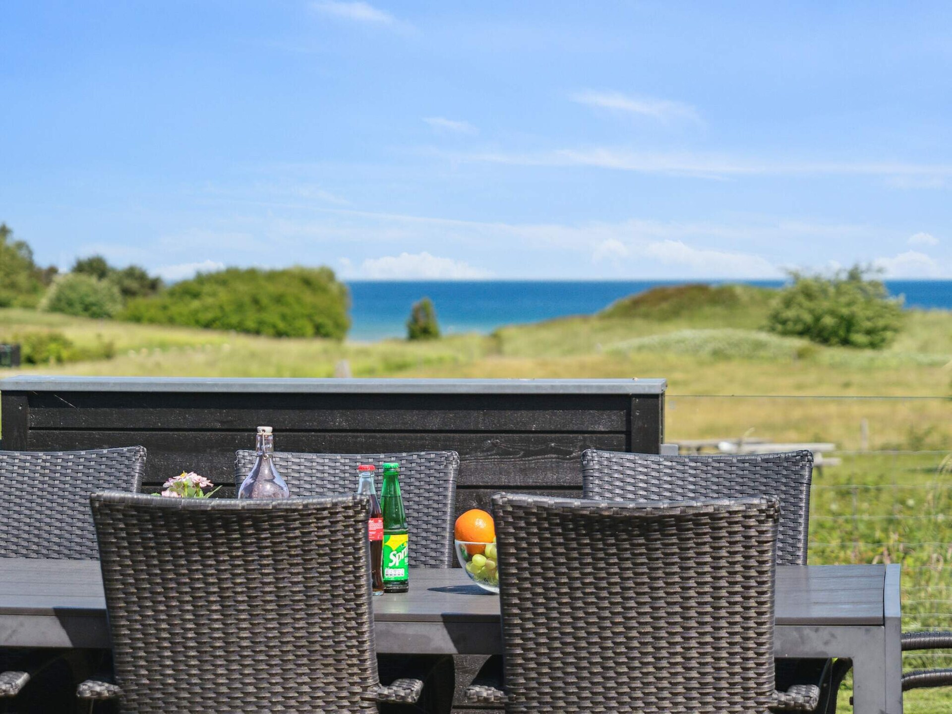 Groots vakantiehuis met zwembad, sauna & zeezicht op 250m van strand - foto 2